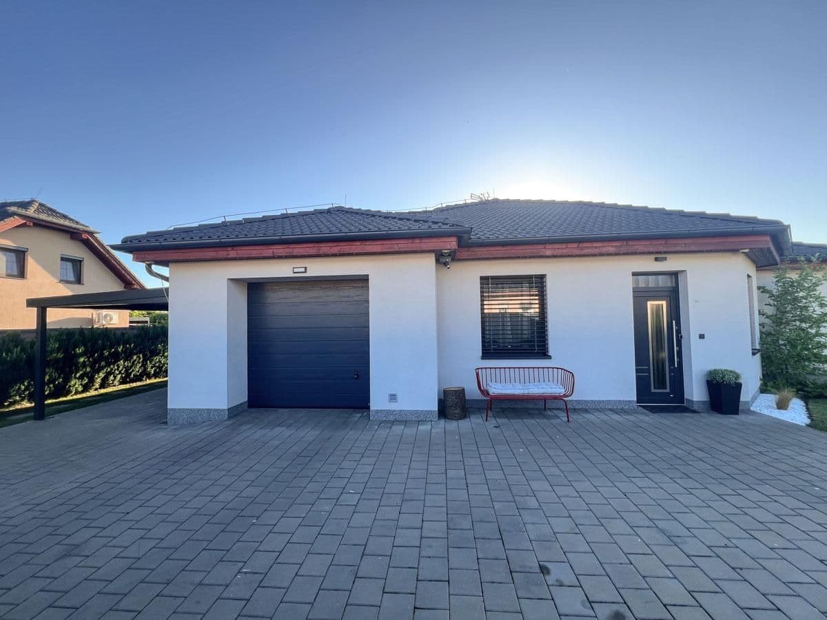 Predaj domu 173 m², pozemok 682 m², Jelení, Postřižín, Středočeský kraj Predaj domu 173 m², pozemok 682 m², Jelení, Postřižín, Středočeský kraj