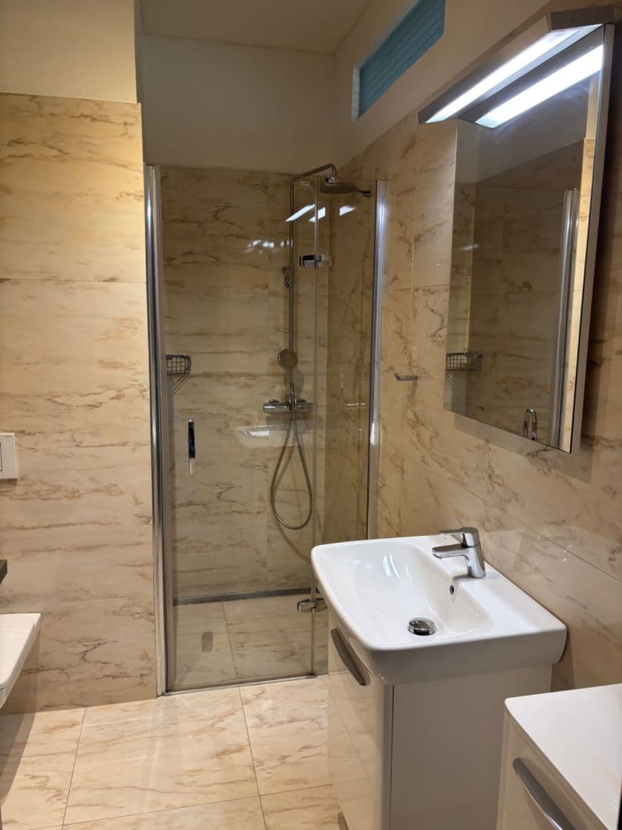 Prenájom bytu 1-izbový 48 m², Dostihová, Slušovice, Zlínský kraj Prenájom bytu 1-izbový 48 m², Dostihová, Slušovice, Zlínský kraj