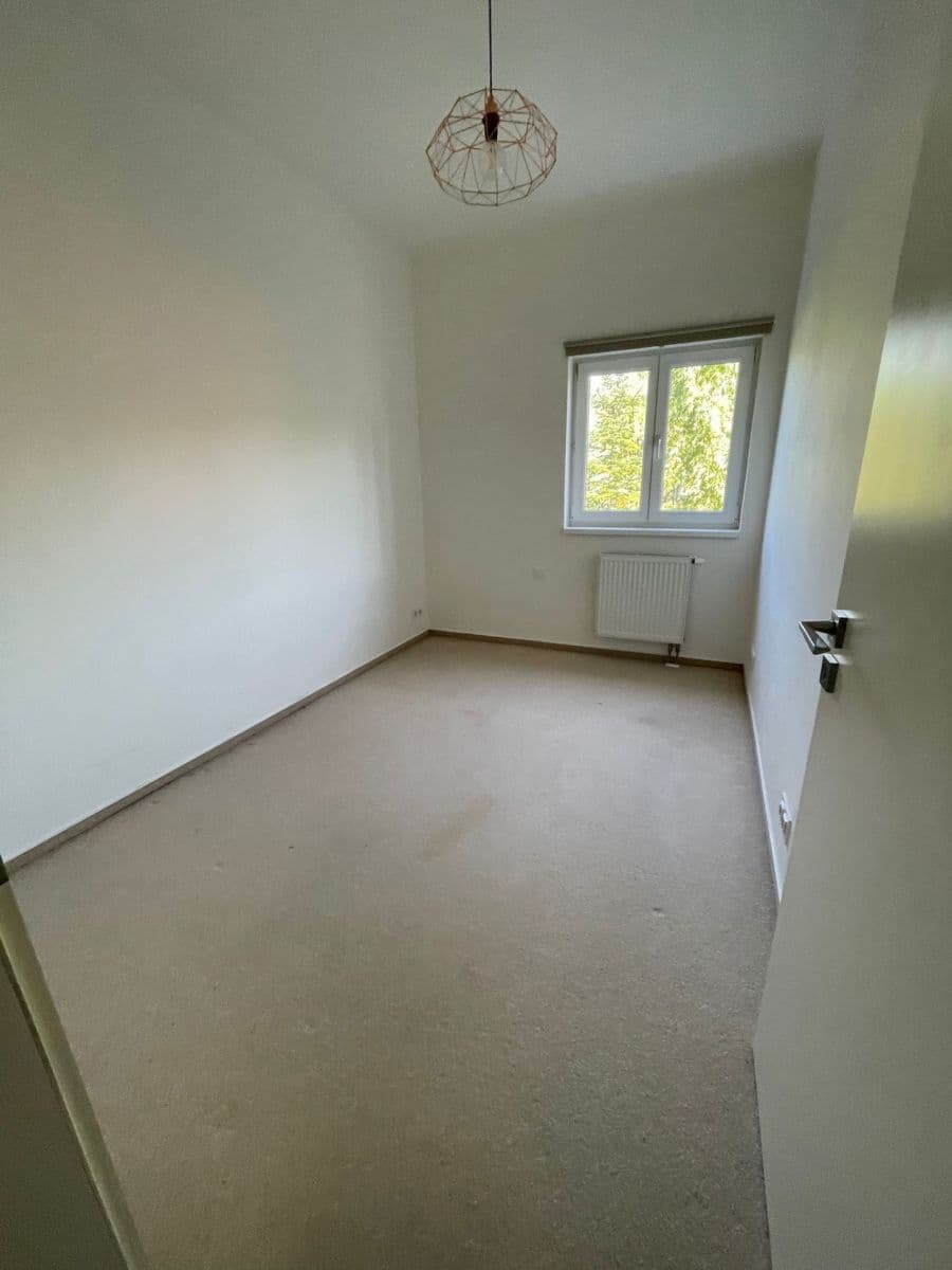 Prenájom bytu 4-izbový 88 m², Mezitraťová, Praha, Praha Prenájom bytu 4-izbový 88 m², Mezitraťová, Praha, Praha
