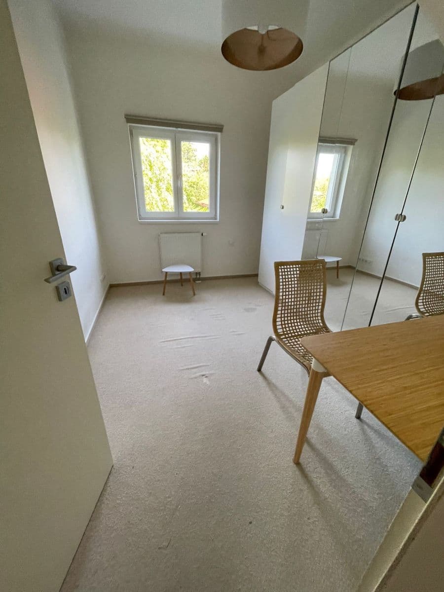 Prenájom bytu 4-izbový 88 m², Mezitraťová, Praha, Praha Prenájom bytu 4-izbový 88 m², Mezitraťová, Praha, Praha