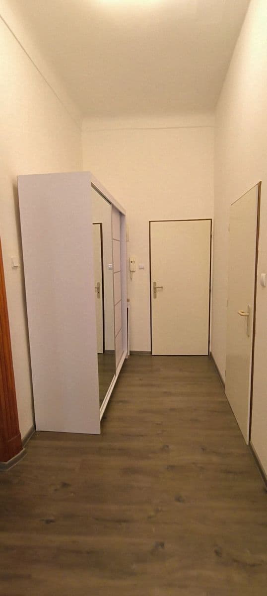 Prenájom bytu 1-izbový 42 m², Dolní náměstí, Olomouc, Olomoucký kraj Prenájom bytu 1-izbový 42 m², Dolní náměstí, Olomouc, Olomoucký kraj