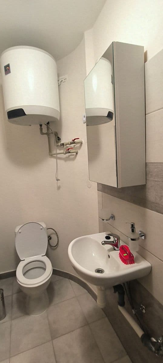 Prenájom bytu 1-izbový 42 m², Dolní náměstí, Olomouc, Olomoucký kraj Prenájom bytu 1-izbový 42 m², Dolní náměstí, Olomouc, Olomoucký kraj