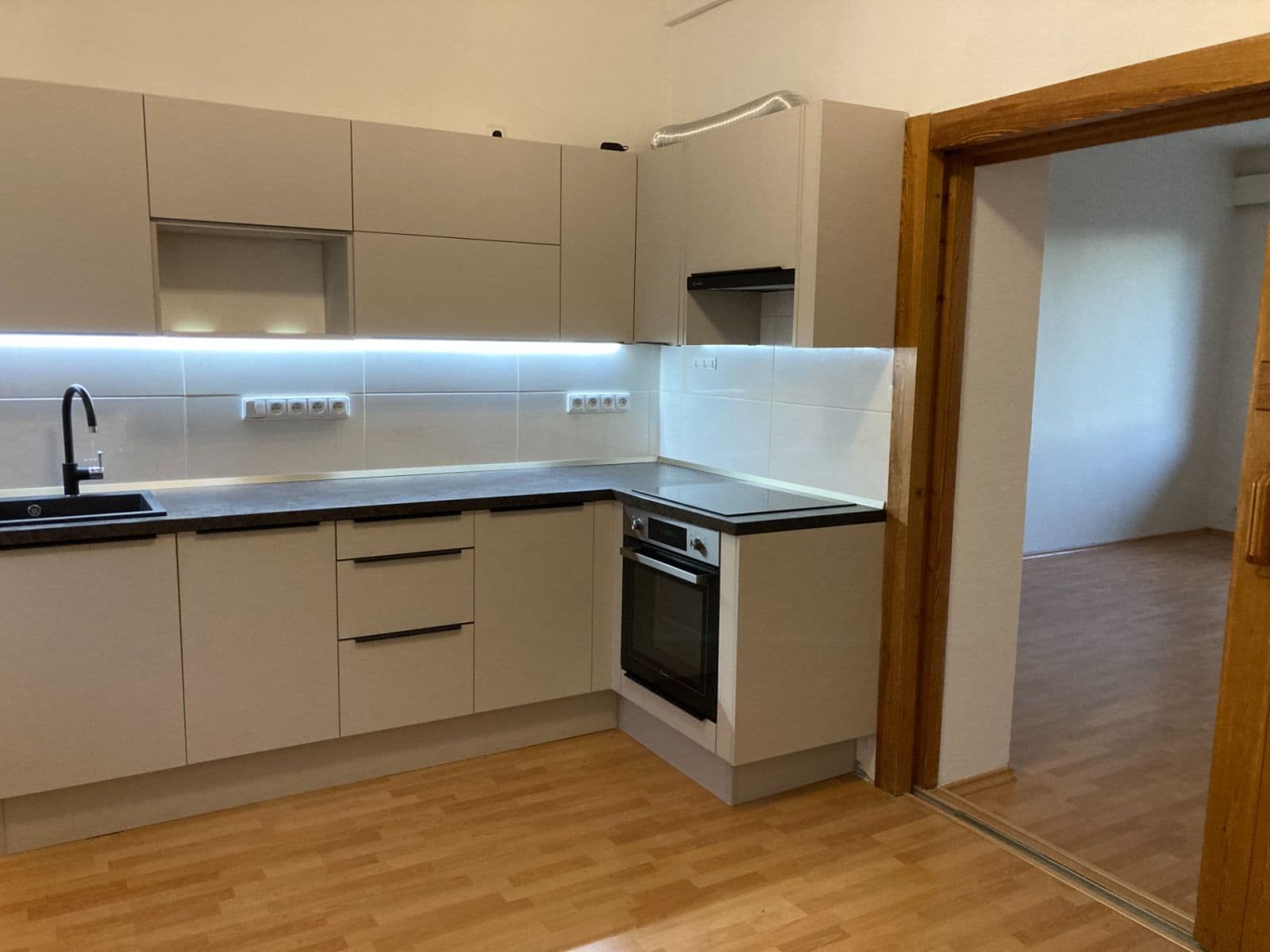 Prenájom bytu 2-izbový 92 m², Pod Klaudiánkou, Praha, Praha Prenájom bytu 2-izbový 92 m², Pod Klaudiánkou, Praha, Praha