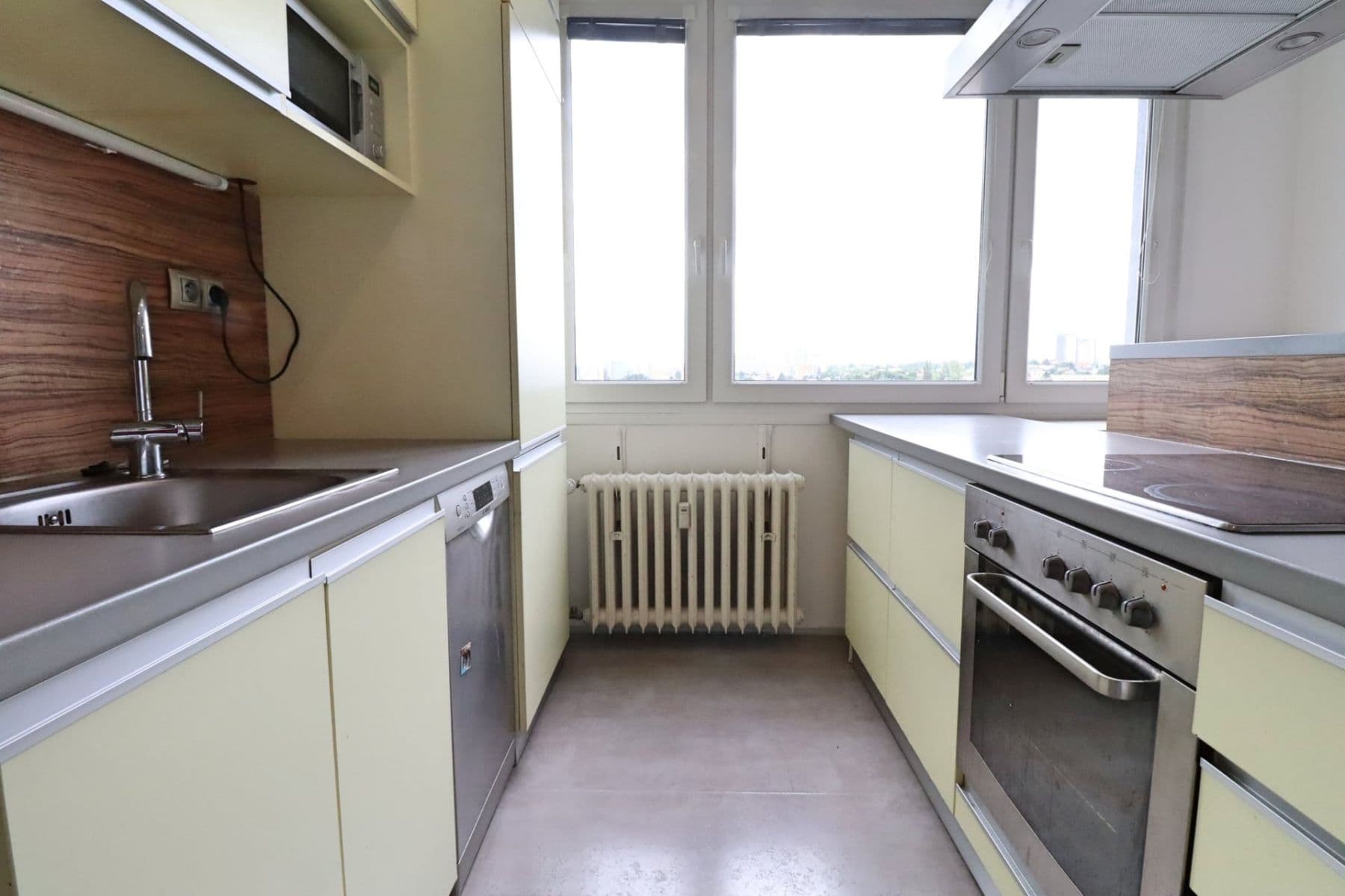 Prenájom bytu 3-izbový 72 m², Nad lesním divadlem, Praha, Praha Prenájom bytu 3-izbový 72 m², Nad lesním divadlem, Praha, Praha