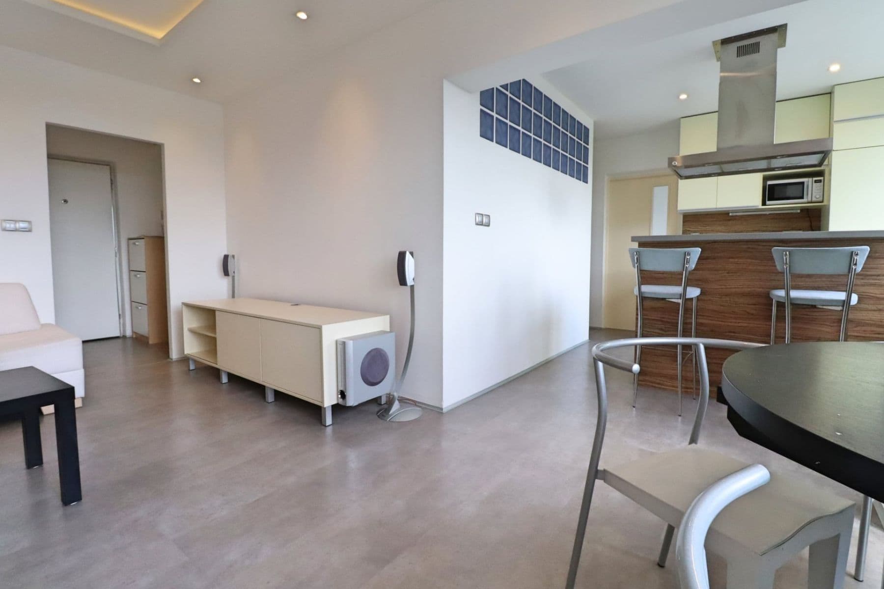 Prenájom bytu 3-izbový 72 m², Nad lesním divadlem, Praha, Praha Prenájom bytu 3-izbový 72 m², Nad lesním divadlem, Praha, Praha