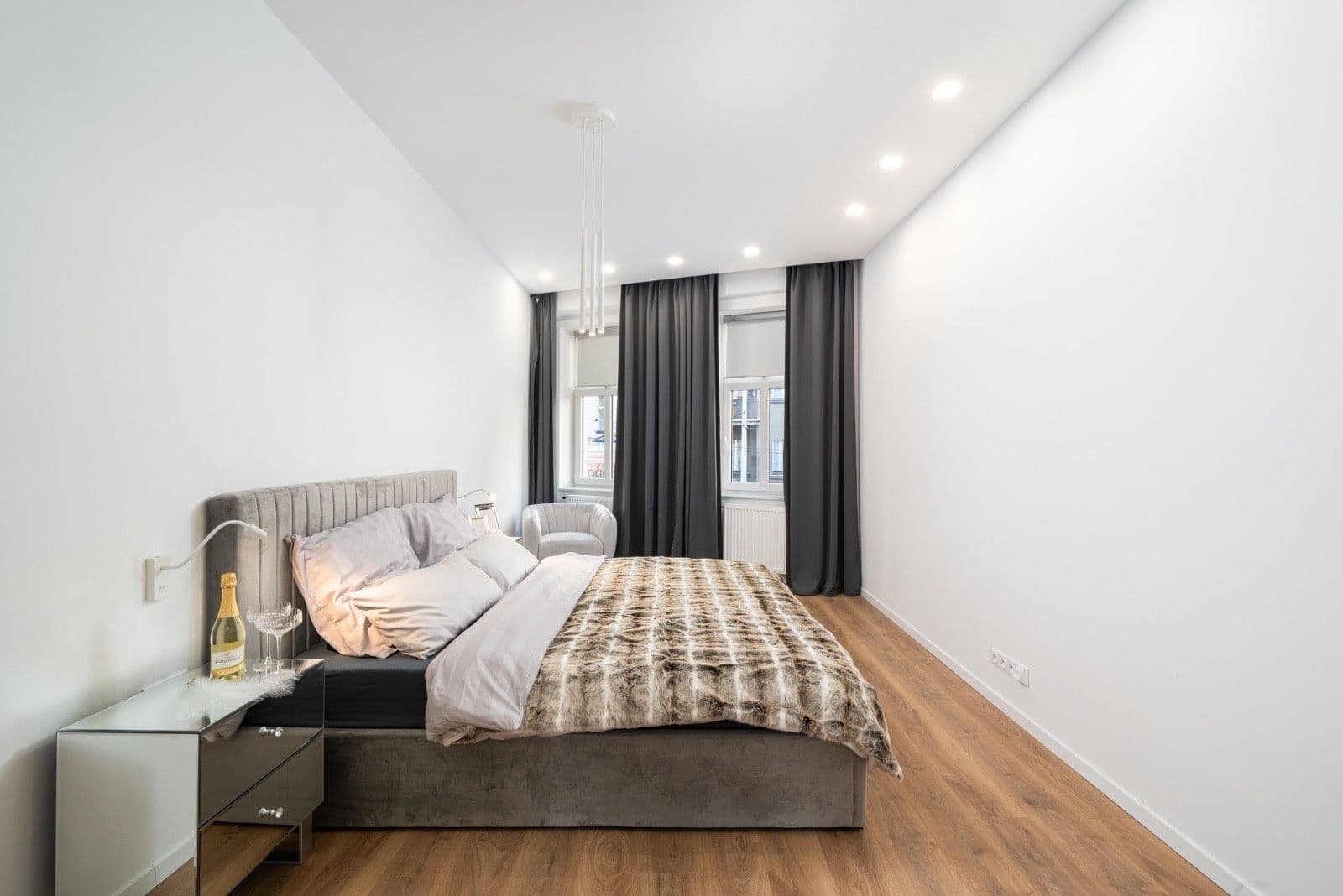 Prenájom bytu 2-izbový 58 m², Milady Horákové, Praha, Praha Prenájom bytu 2-izbový 58 m², Milady Horákové, Praha, Praha