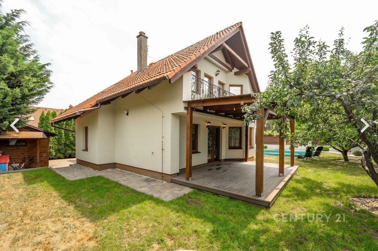 Predaj domu 157 m², pozemok 649 m², Dobročovice, Středočeský kraj Predaj domu 157 m², pozemok 649 m², Dobročovice, Středočeský kraj