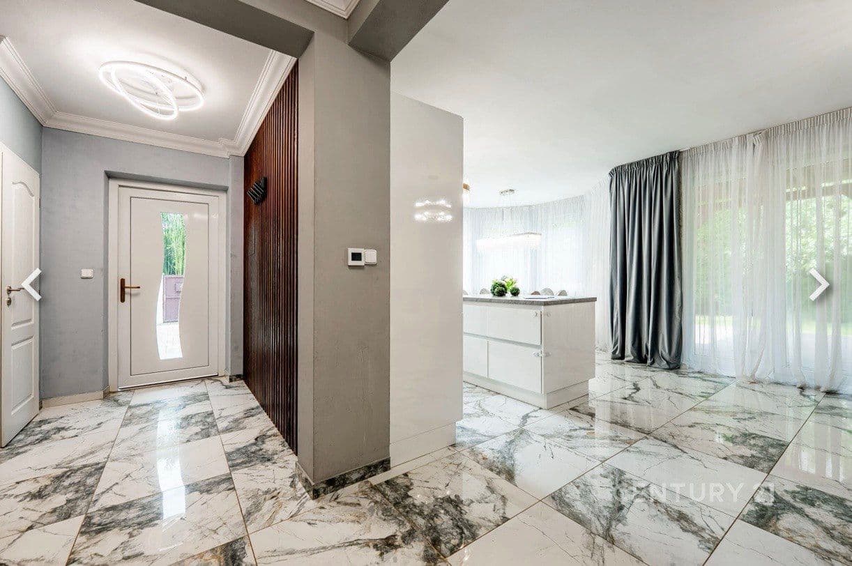 Predaj domu 157 m², pozemok 649 m², Dobročovice, Středočeský kraj Predaj domu 157 m², pozemok 649 m², Dobročovice, Středočeský kraj