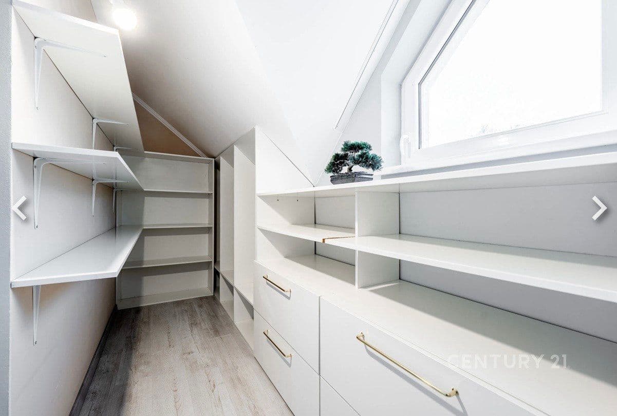 Predaj domu 157 m², pozemok 649 m², Dobročovice, Středočeský kraj Predaj domu 157 m², pozemok 649 m², Dobročovice, Středočeský kraj
