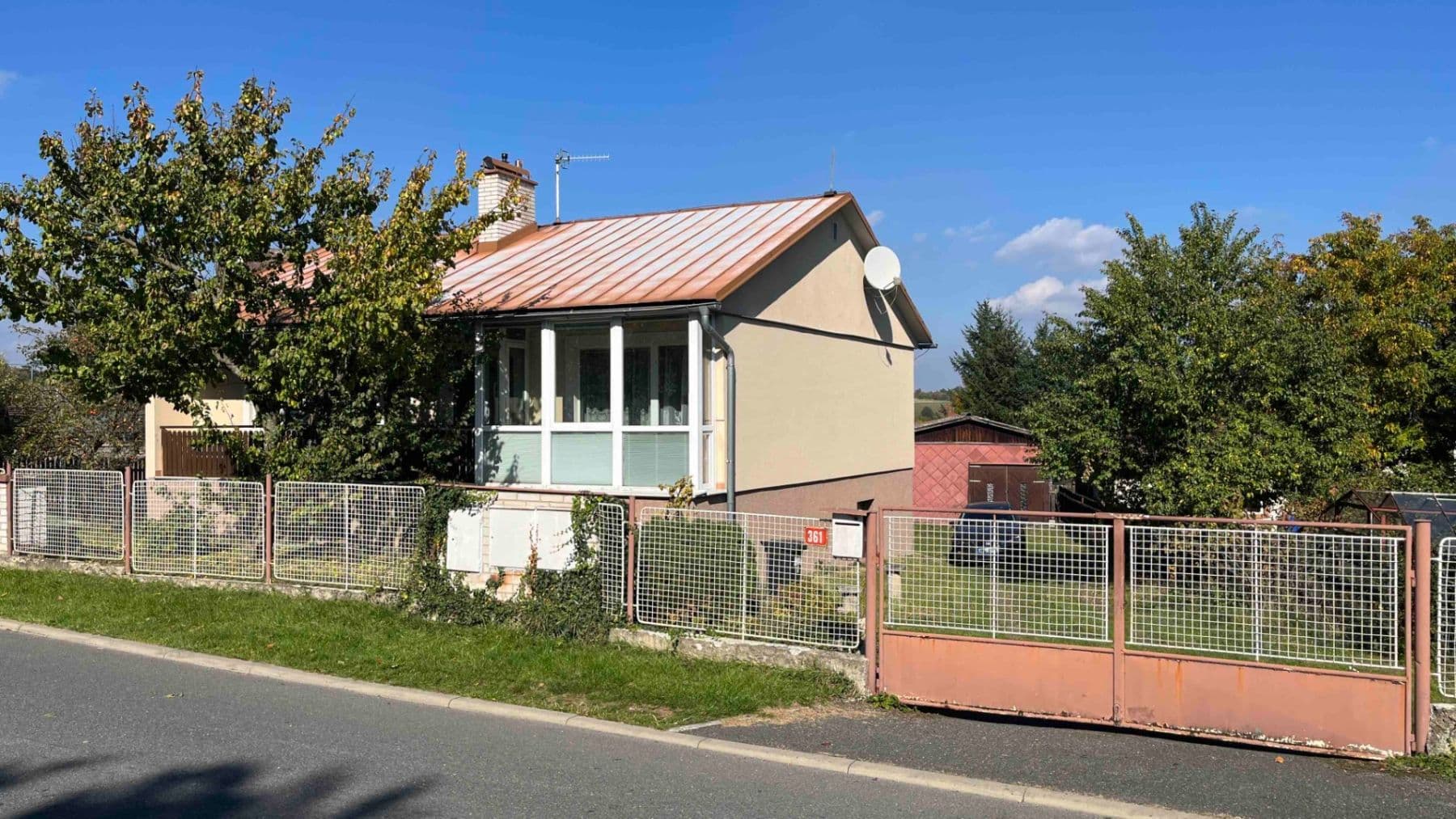Predaj domu 104 m², pozemok 896 m², Lesní, Lány, Středočeský kraj Predaj domu 104 m², pozemok 896 m², Lesní, Lány, Středočeský kraj