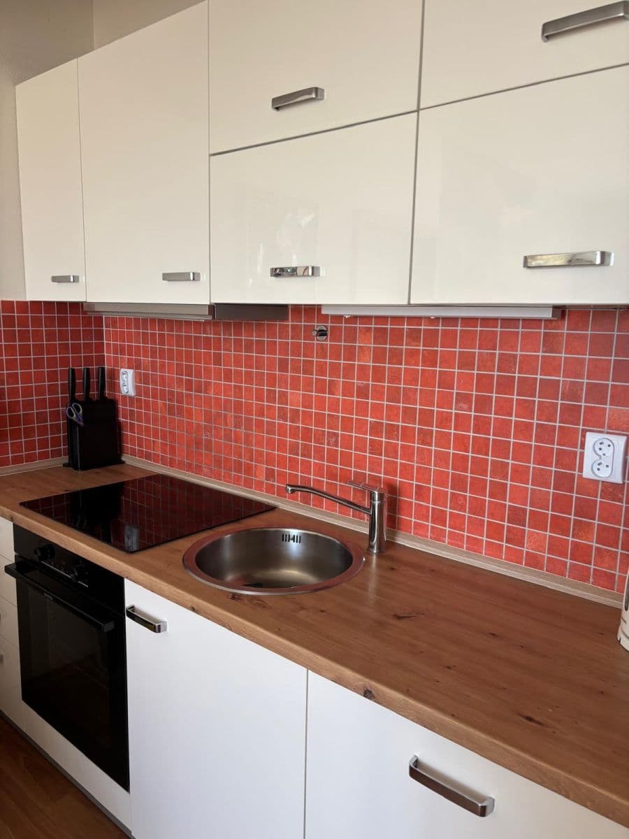 Prenájom bytu 2-izbový 50 m², Květná, Plzeň, Plzeňský kraj Prenájom bytu 2-izbový 50 m², Květná, Plzeň, Plzeňský kraj