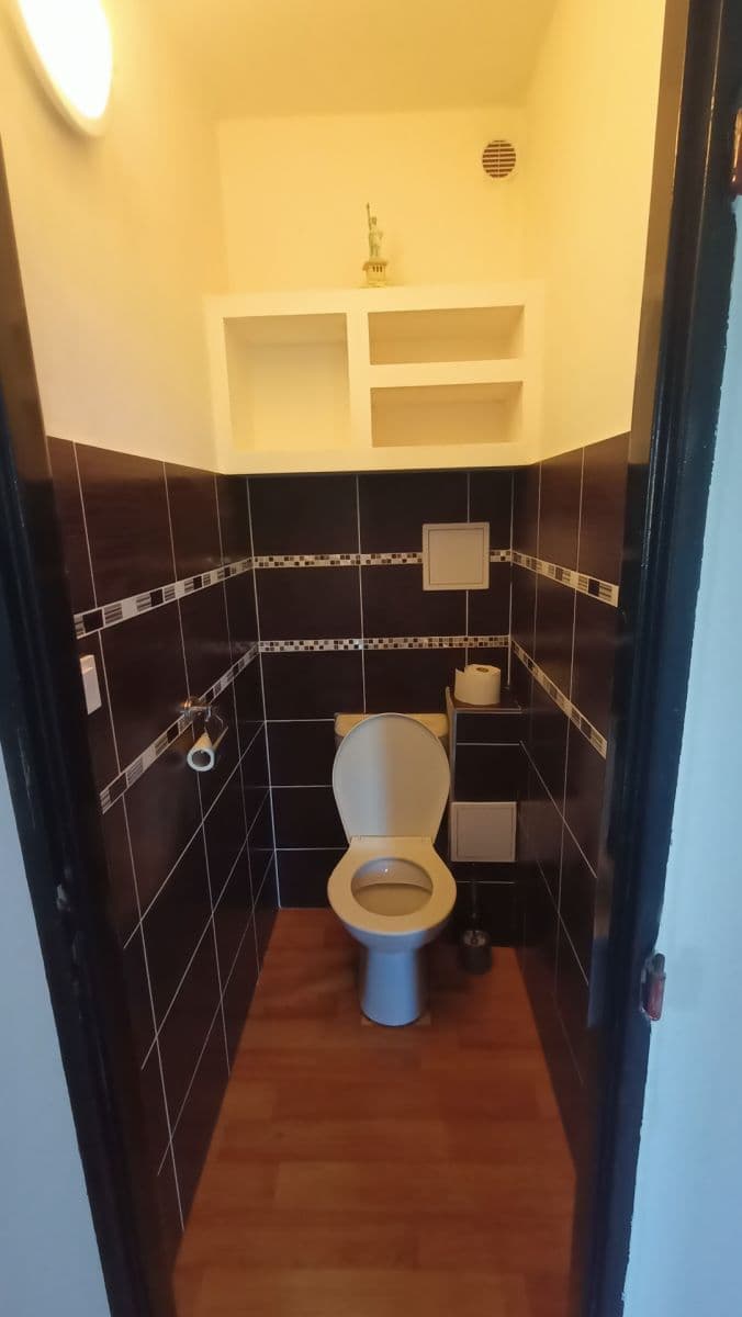 Predaj domu 320 m², pozemok 2.197 m², Polní Voděrady, Středočeský kraj Predaj domu 320 m², pozemok 2.197 m², Polní Voděrady, Středočeský kraj