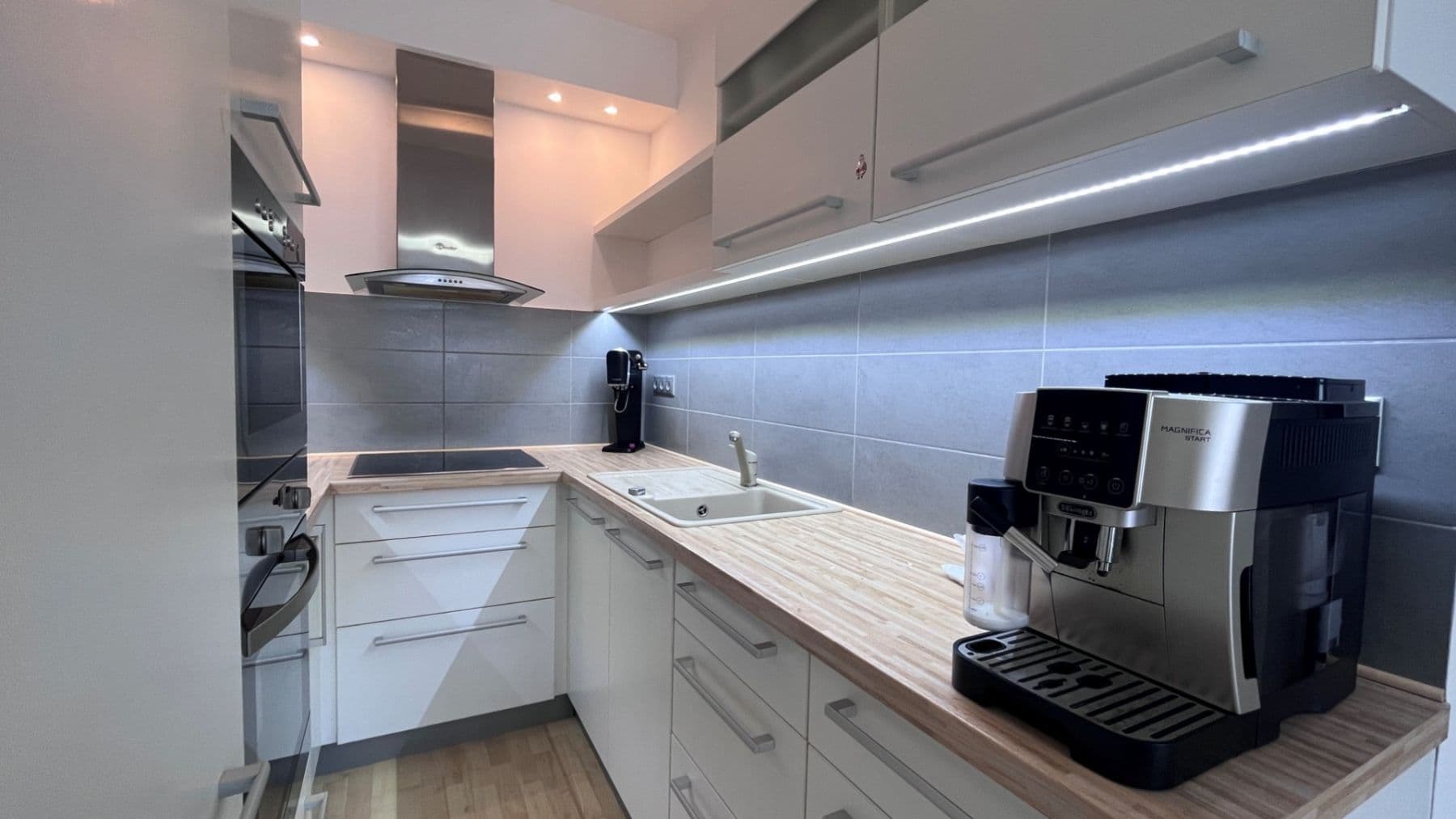 Predaj bytu 2-izbový 51 m², U Hostavického potoka, Praha, Praha Predaj bytu 2-izbový 51 m², U Hostavického potoka, Praha, Praha