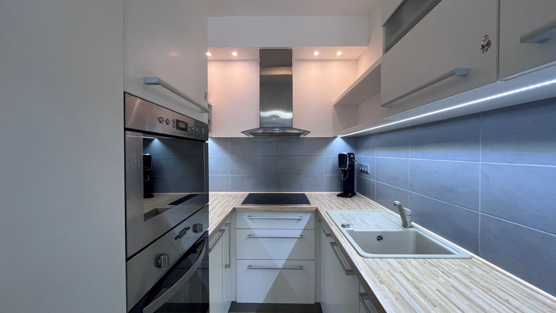 Predaj bytu 2-izbový 51 m², U Hostavického potoka, Praha, Praha Predaj bytu 2-izbový 51 m², U Hostavického potoka, Praha, Praha