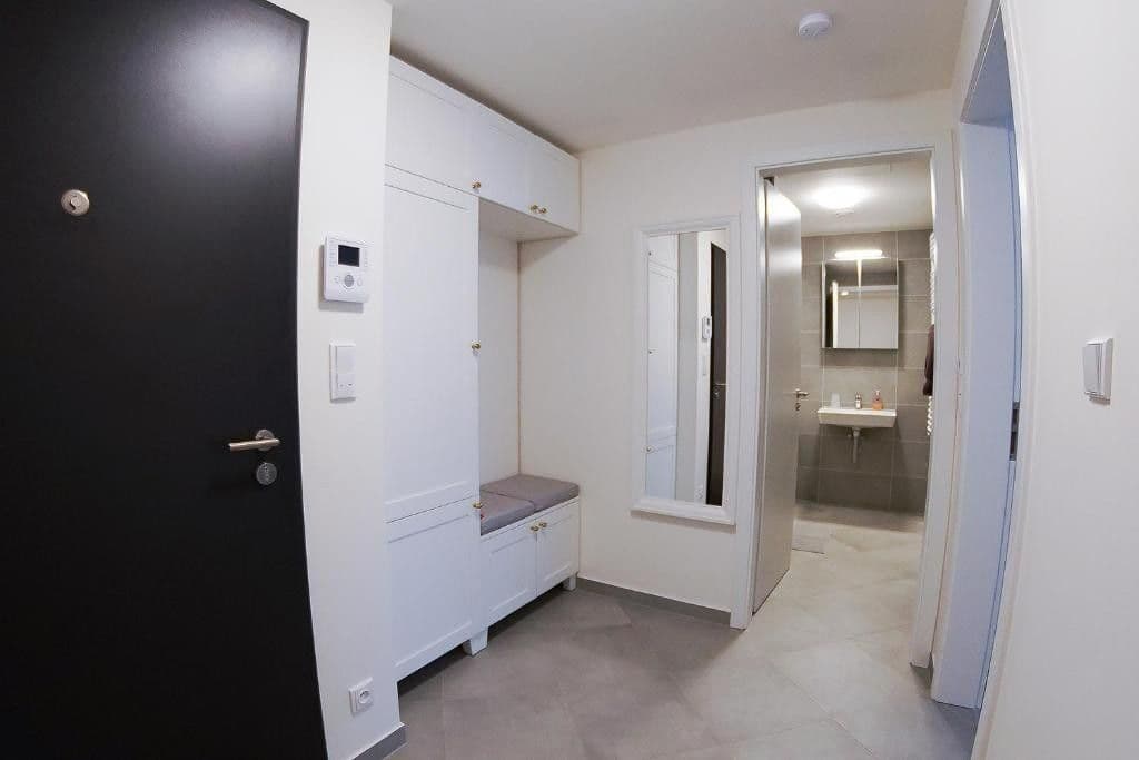 Prenájom bytu 2-izbový 54 m², Jankovcova, Praha, Praha Prenájom bytu 2-izbový 54 m², Jankovcova, Praha, Praha