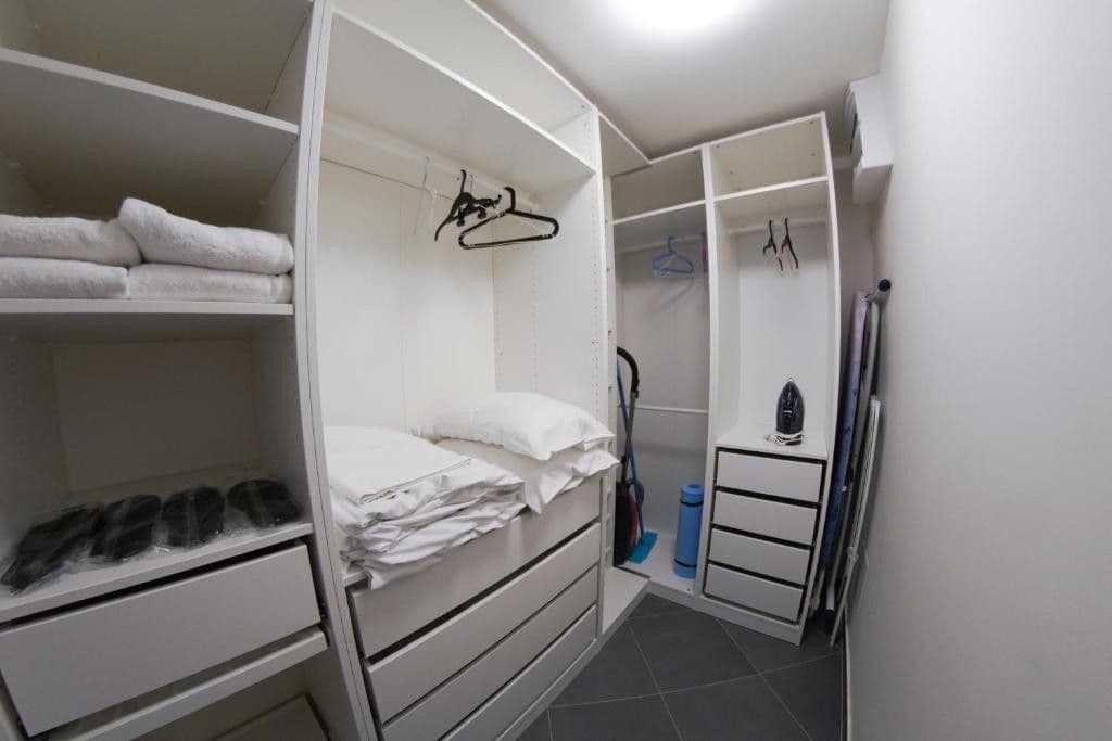 Prenájom bytu 2-izbový 54 m², Jankovcova, Praha, Praha Prenájom bytu 2-izbový 54 m², Jankovcova, Praha, Praha