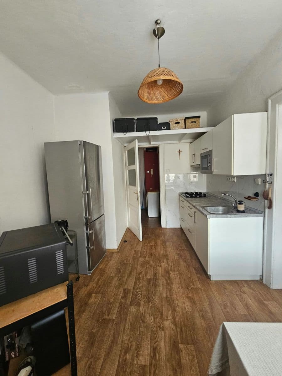 Prenájom bytu 1-izbový 40 m², Seifertova, Praha, Praha Prenájom bytu 1-izbový 40 m², Seifertova, Praha, Praha