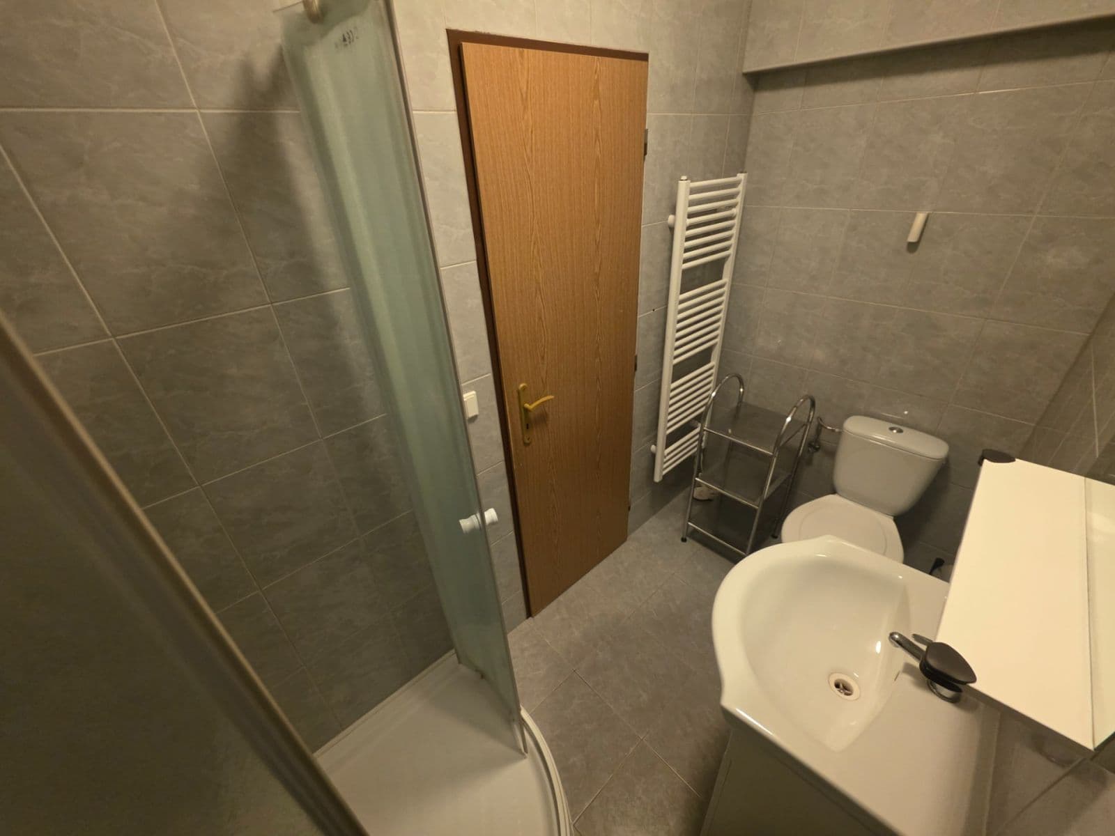 Prenájom bytu 3-izbový 51 m², Hlavní, Panenské Břežany, Středočeský kraj Prenájom bytu 3-izbový 51 m², Hlavní, Panenské Břežany, Středočeský kraj