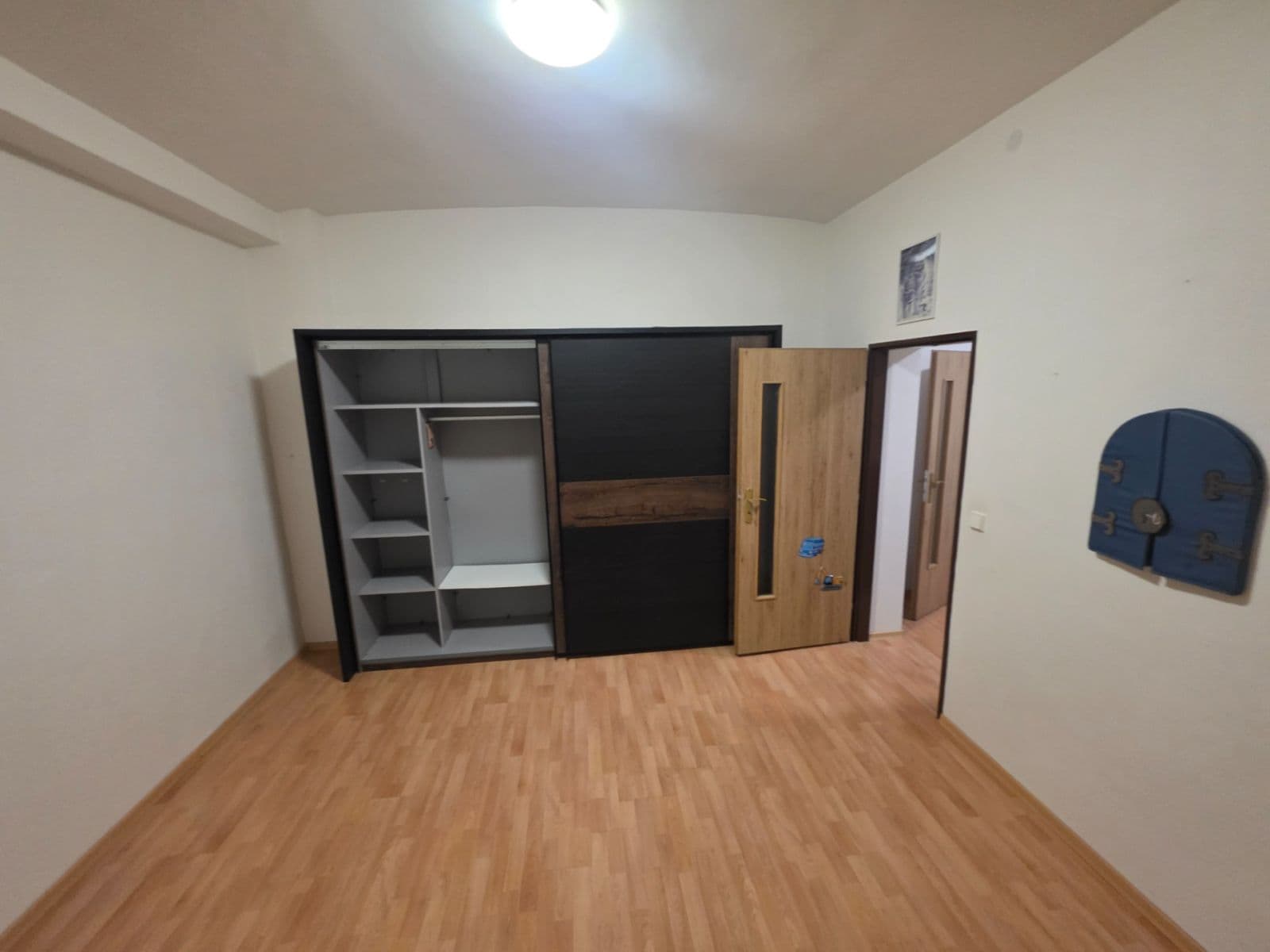 Prenájom bytu 3-izbový 51 m², Hlavní, Panenské Břežany, Středočeský kraj Prenájom bytu 3-izbový 51 m², Hlavní, Panenské Břežany, Středočeský kraj