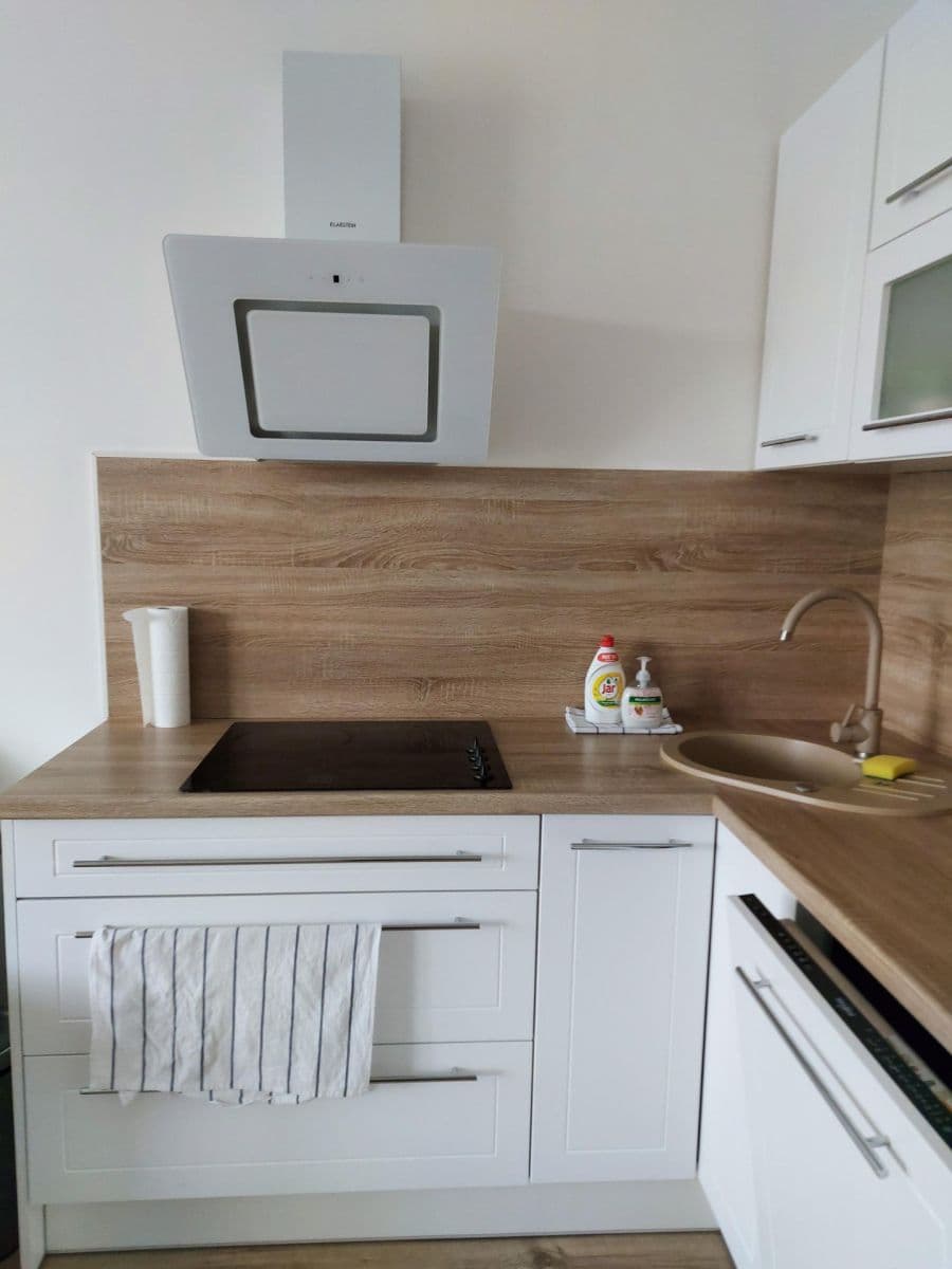Prenájom bytu 2-izbový 49 m², Poděbradská, Praha, Praha Prenájom bytu 2-izbový 49 m², Poděbradská, Praha, Praha