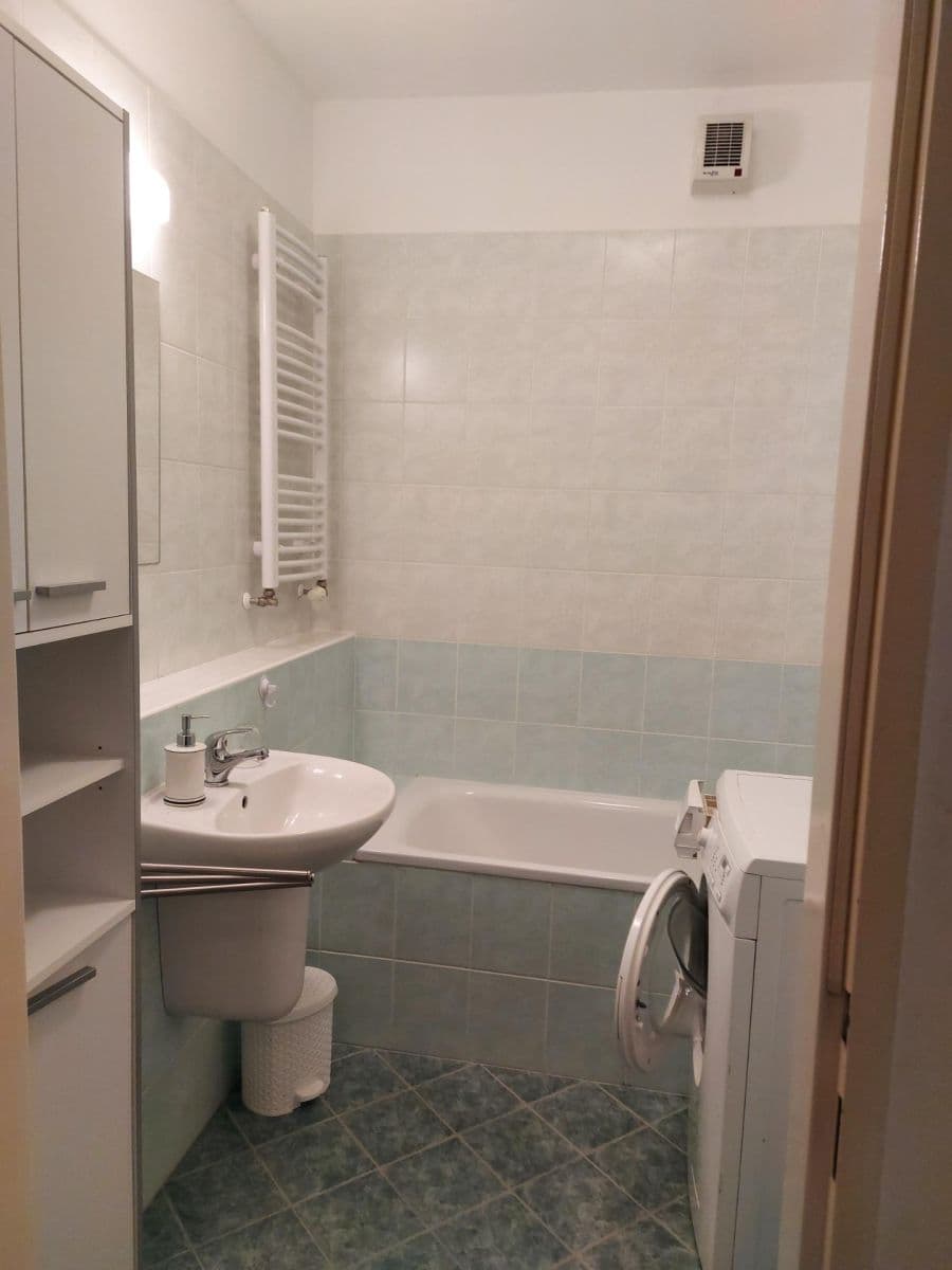 Prenájom bytu 2-izbový 49 m², Poděbradská, Praha, Praha Prenájom bytu 2-izbový 49 m², Poděbradská, Praha, Praha