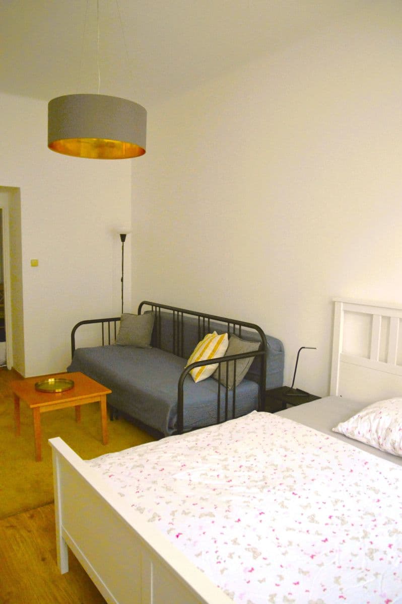 Prenájom bytu 33 m², Seifertova, Praha, Praha Prenájom bytu 33 m², Seifertova, Praha, Praha