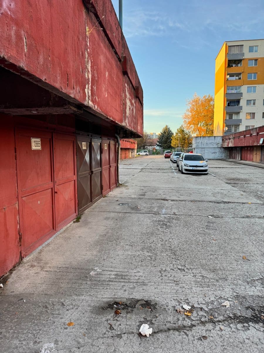 Predaj garáže 13 m², Bebravská, Vrakuňa, Bratislavský kraj Predaj garáže 13 m², Bebravská, Vrakuňa, Bratislavský kraj