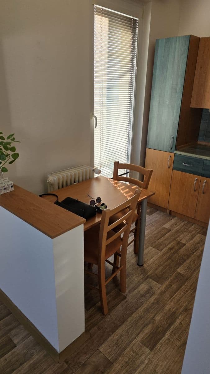 Prenájom bytu 2-izbový 42 m², Vitry, Kladno, Středočeský kraj Prenájom bytu 2-izbový 42 m², Vitry, Kladno, Středočeský kraj