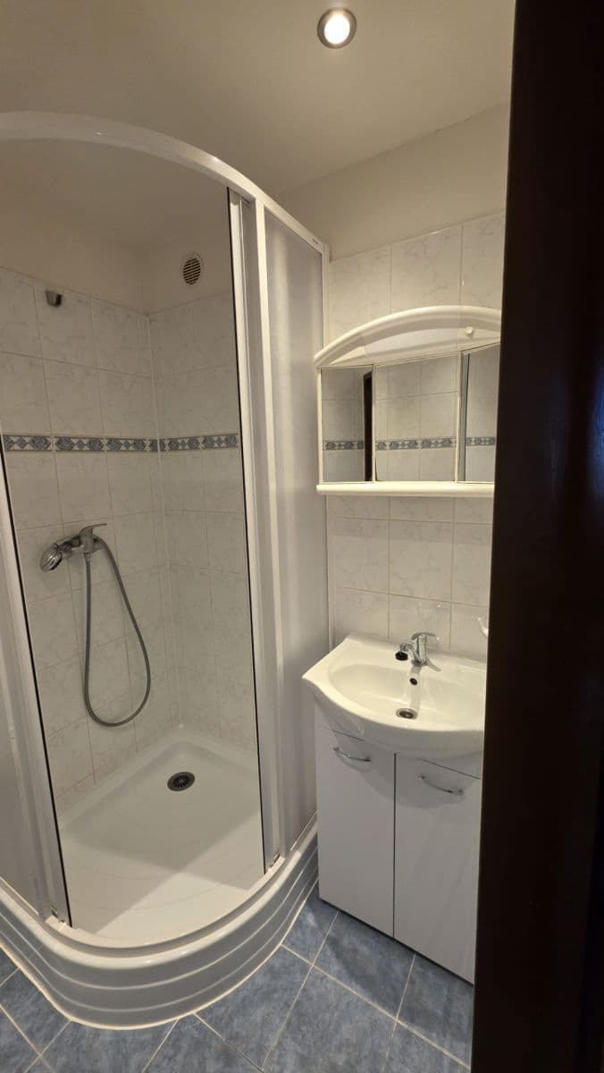 Prenájom bytu 2-izbový 42 m², Vitry, Kladno, Středočeský kraj Prenájom bytu 2-izbový 42 m², Vitry, Kladno, Středočeský kraj