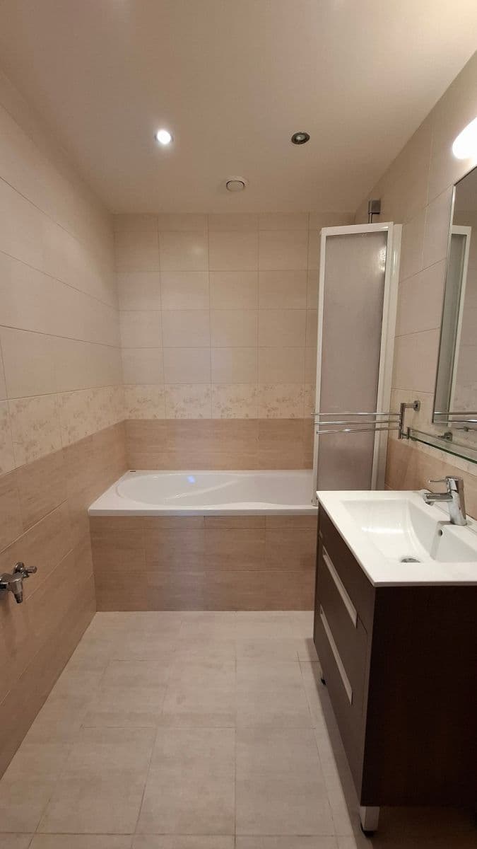 Prenájom bytu 2-izbový 51 m², Tobrucká, Praha, Praha Prenájom bytu 2-izbový 51 m², Tobrucká, Praha, Praha