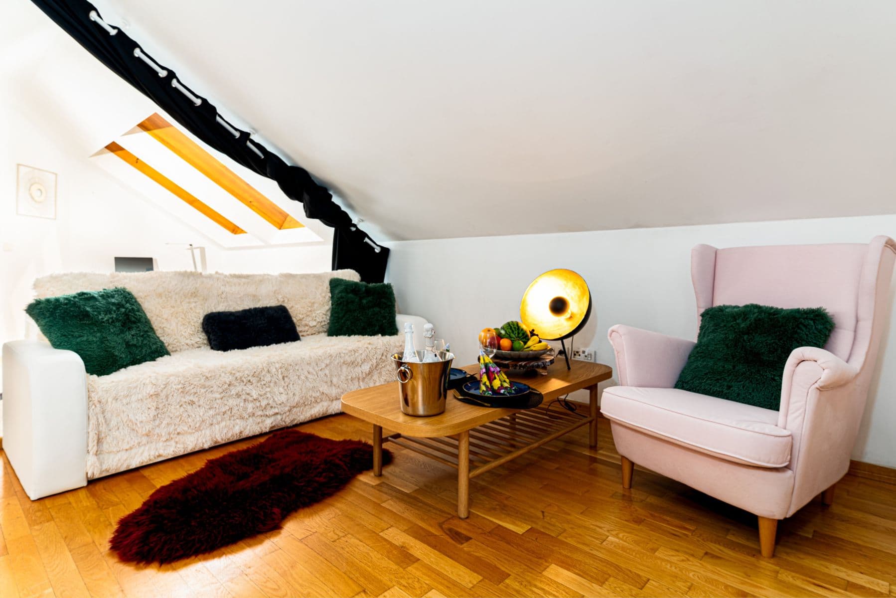 Prenájom bytu 124 m², Zborovská, Praha, Praha Prenájom bytu 124 m², Zborovská, Praha, Praha