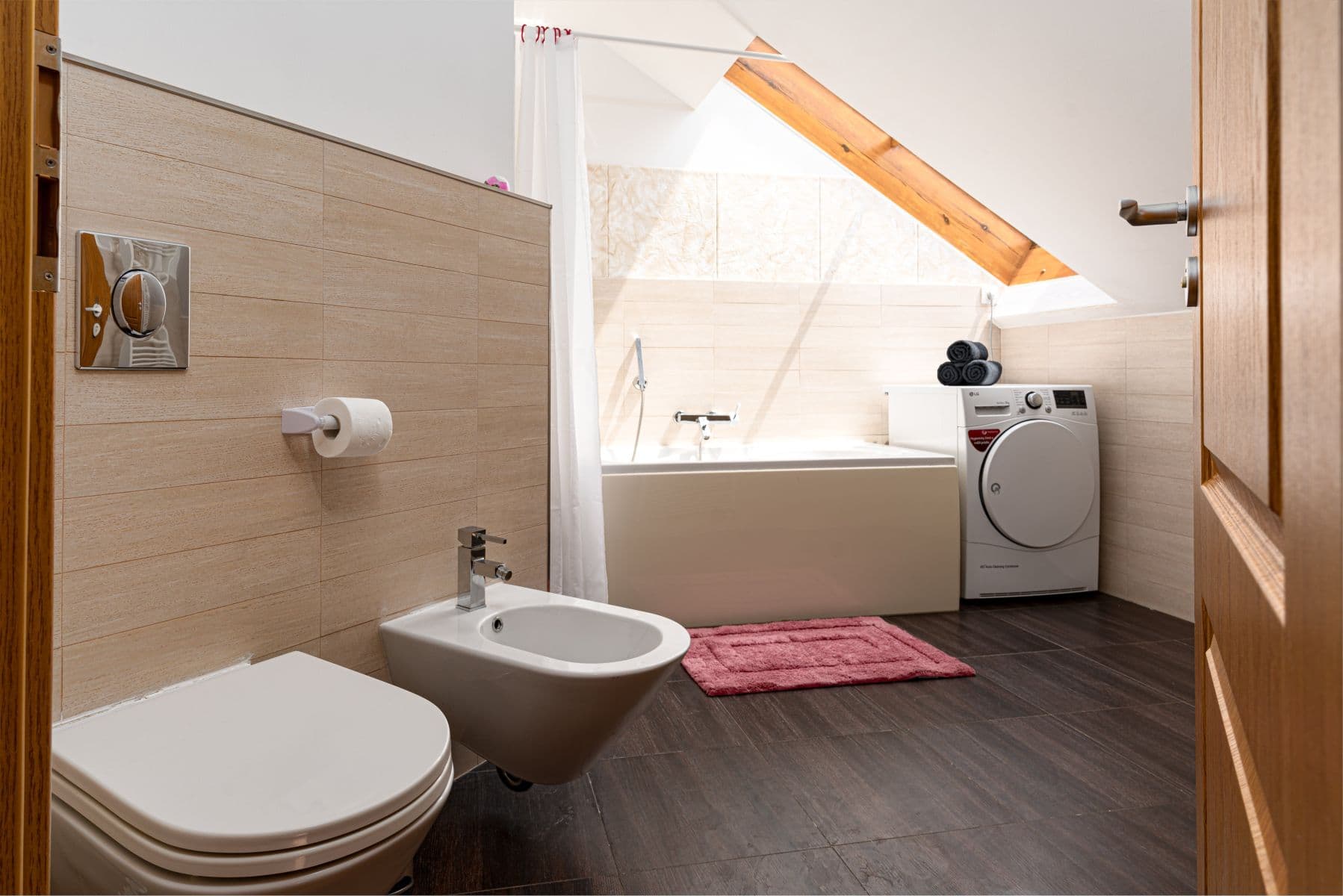 Prenájom bytu 124 m², Zborovská, Praha, Praha Prenájom bytu 124 m², Zborovská, Praha, Praha