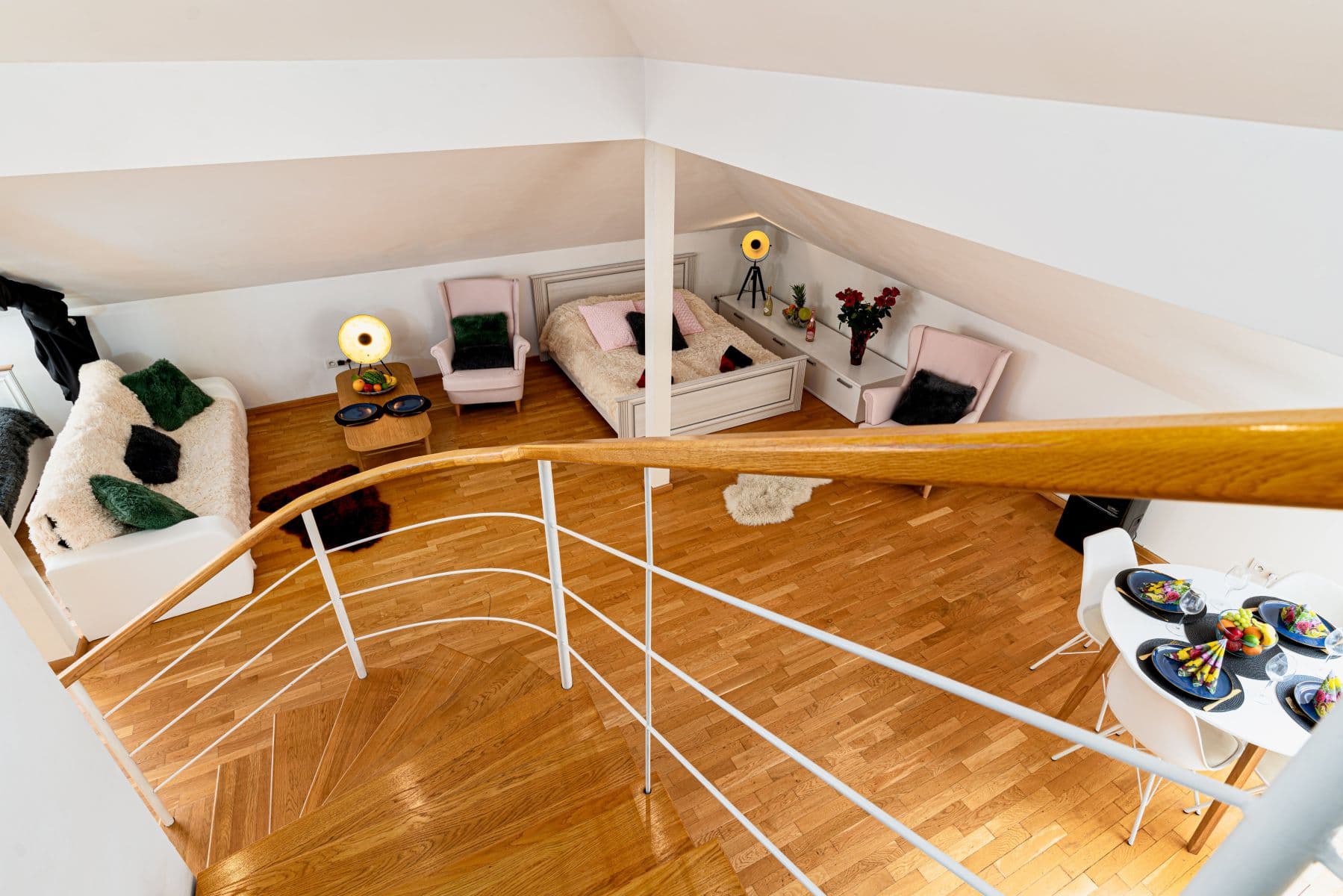 Prenájom bytu 124 m², Zborovská, Praha, Praha Prenájom bytu 124 m², Zborovská, Praha, Praha