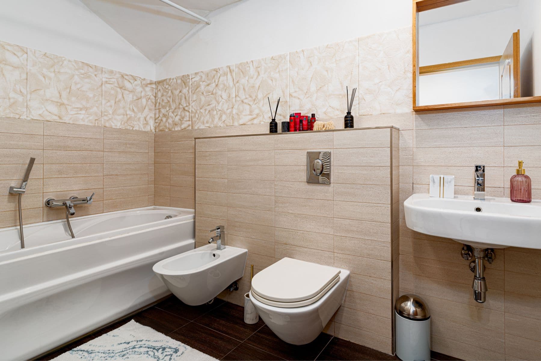 Prenájom bytu 124 m², Zborovská, Praha, Praha Prenájom bytu 124 m², Zborovská, Praha, Praha