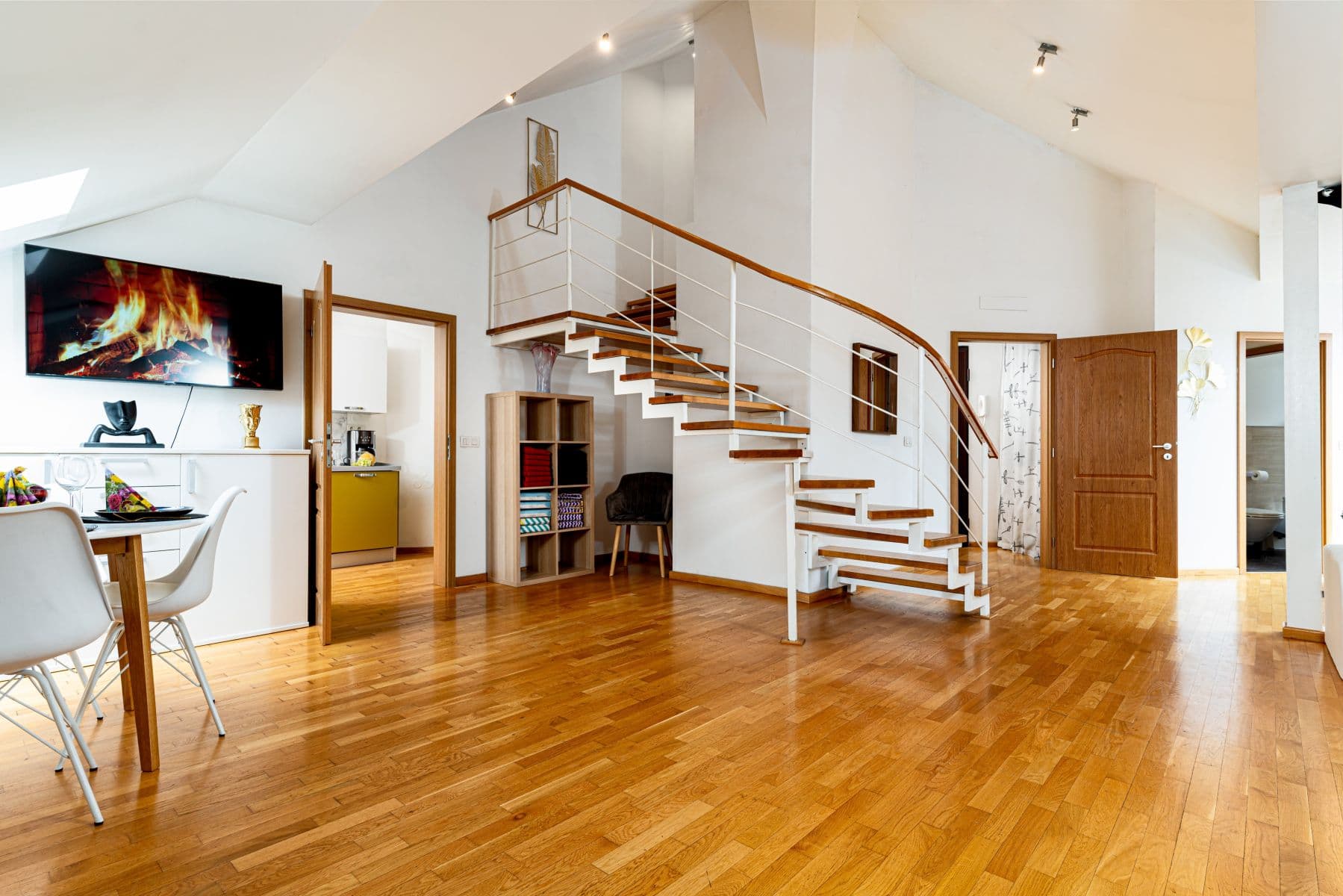 Prenájom bytu 124 m², Zborovská, Praha, Praha Prenájom bytu 124 m², Zborovská, Praha, Praha