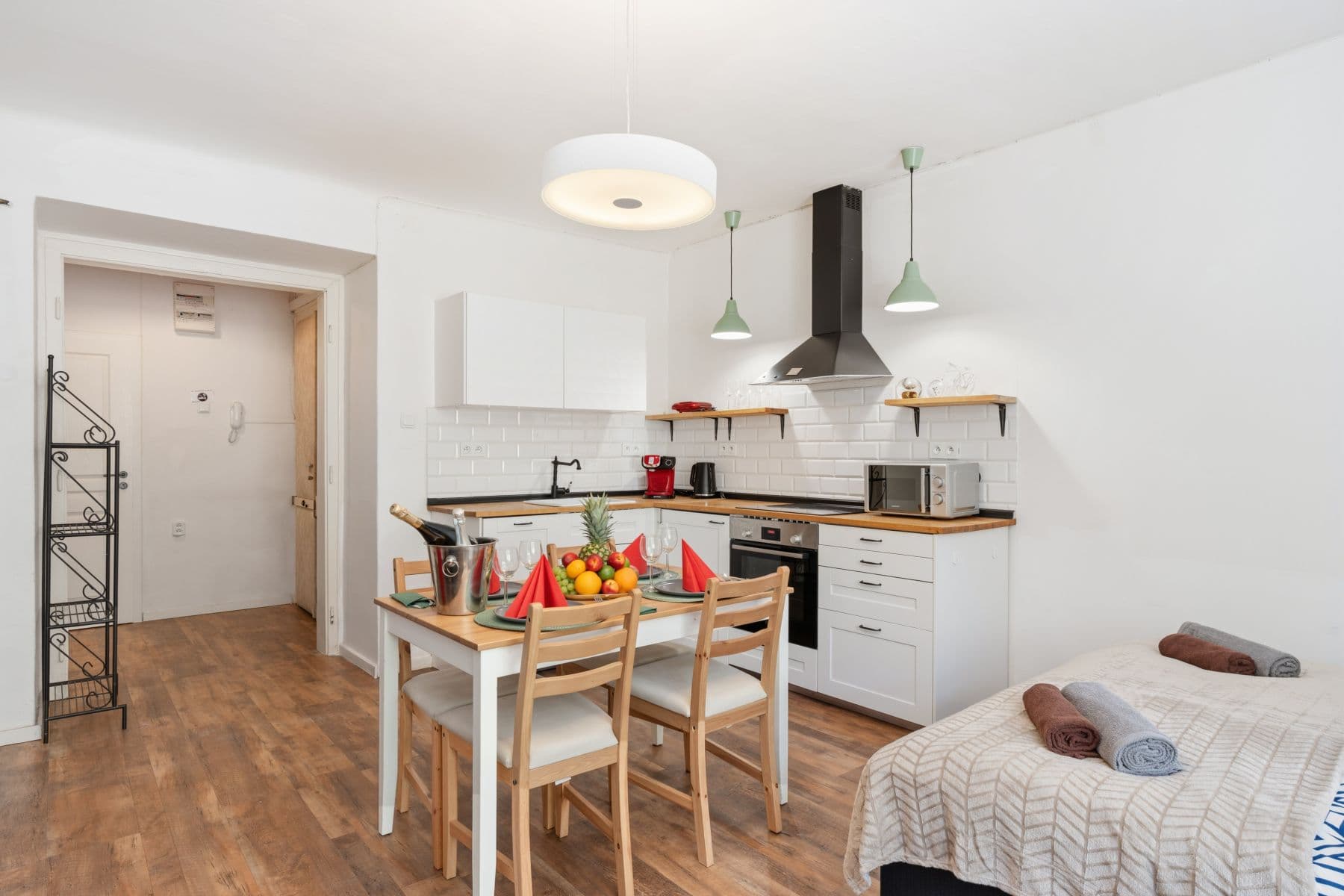 Prenájom bytu 84 m², Moravská, Praha, Praha Prenájom bytu 84 m², Moravská, Praha, Praha