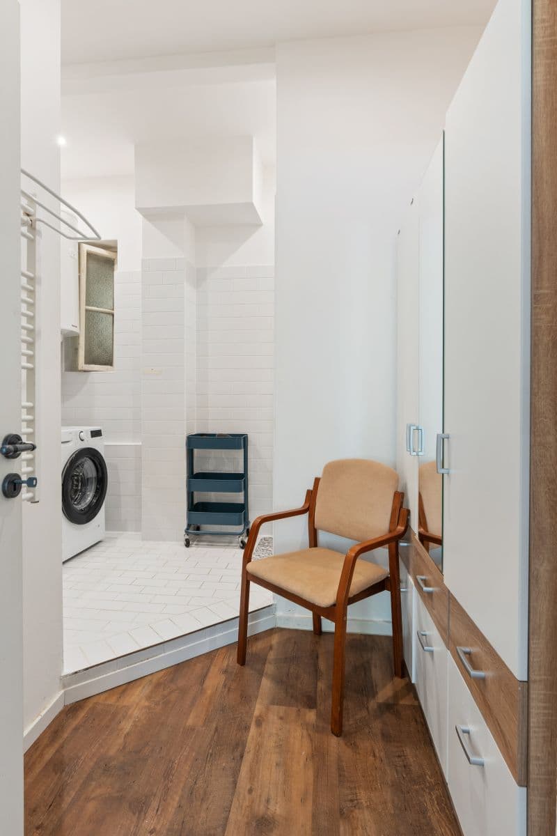 Prenájom bytu 84 m², Moravská, Praha, Praha Prenájom bytu 84 m², Moravská, Praha, Praha