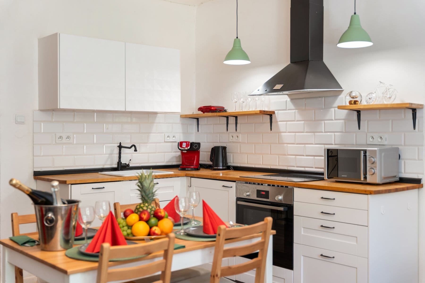Prenájom bytu 84 m², Moravská, Praha, Praha Prenájom bytu 84 m², Moravská, Praha, Praha