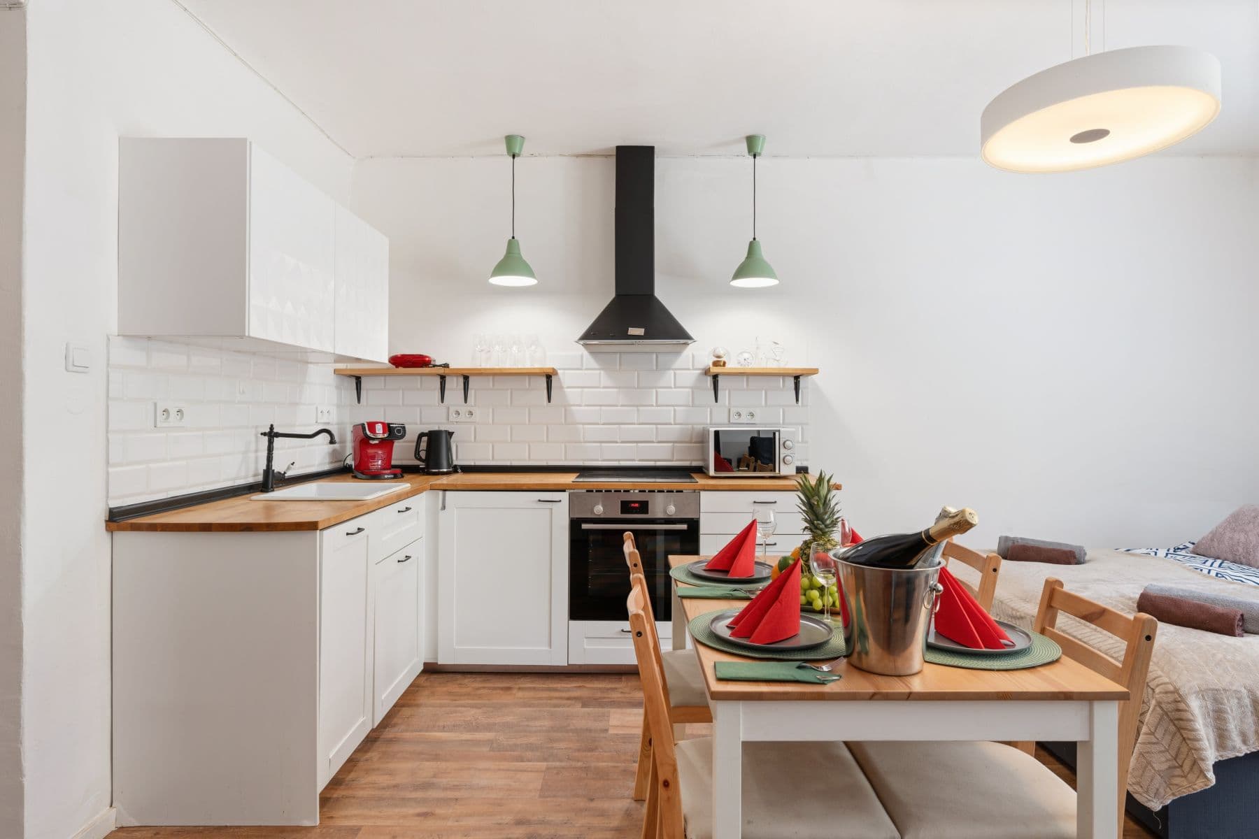 Prenájom bytu 84 m², Moravská, Praha, Praha Prenájom bytu 84 m², Moravská, Praha, Praha
