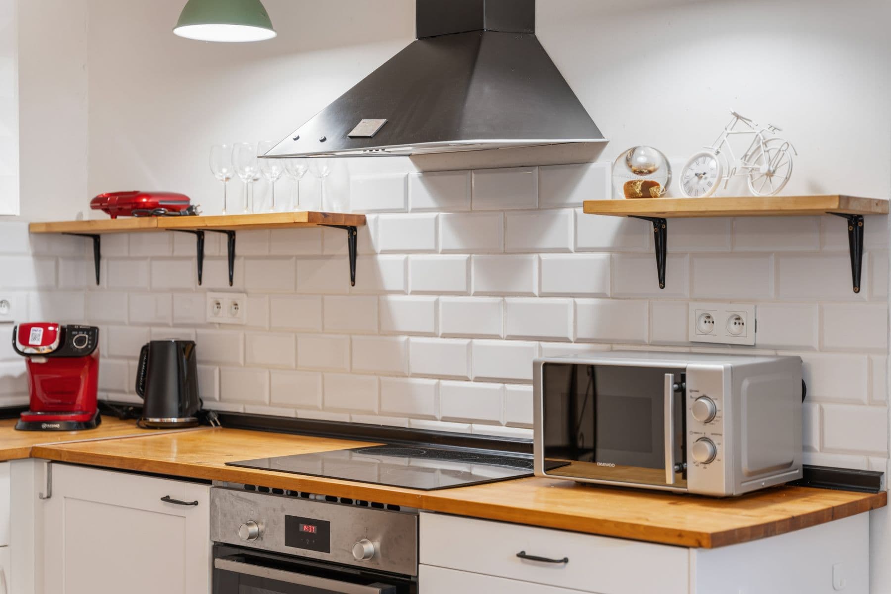 Prenájom bytu 84 m², Moravská, Praha, Praha Prenájom bytu 84 m², Moravská, Praha, Praha