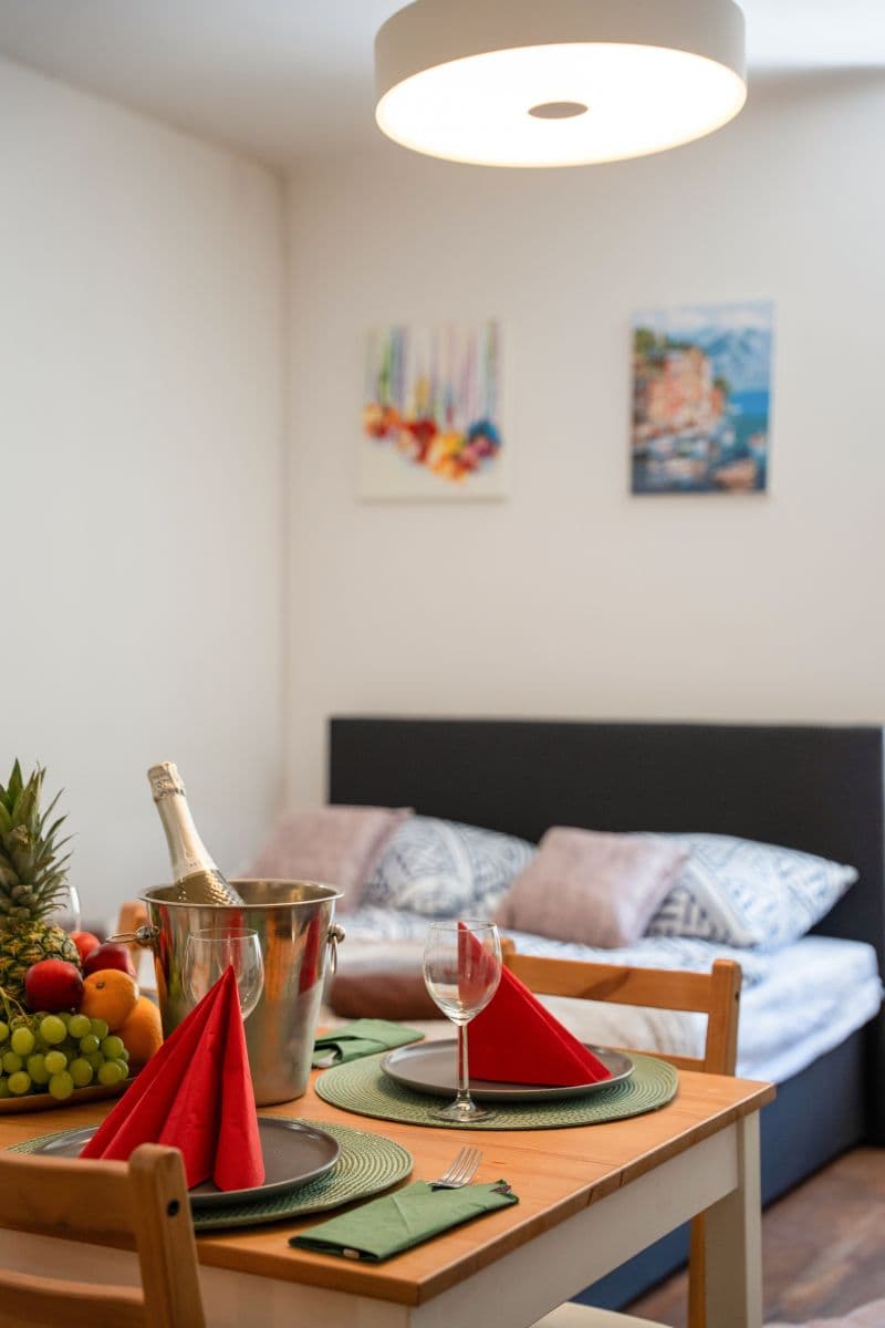 Prenájom bytu 84 m², Moravská, Praha, Praha Prenájom bytu 84 m², Moravská, Praha, Praha