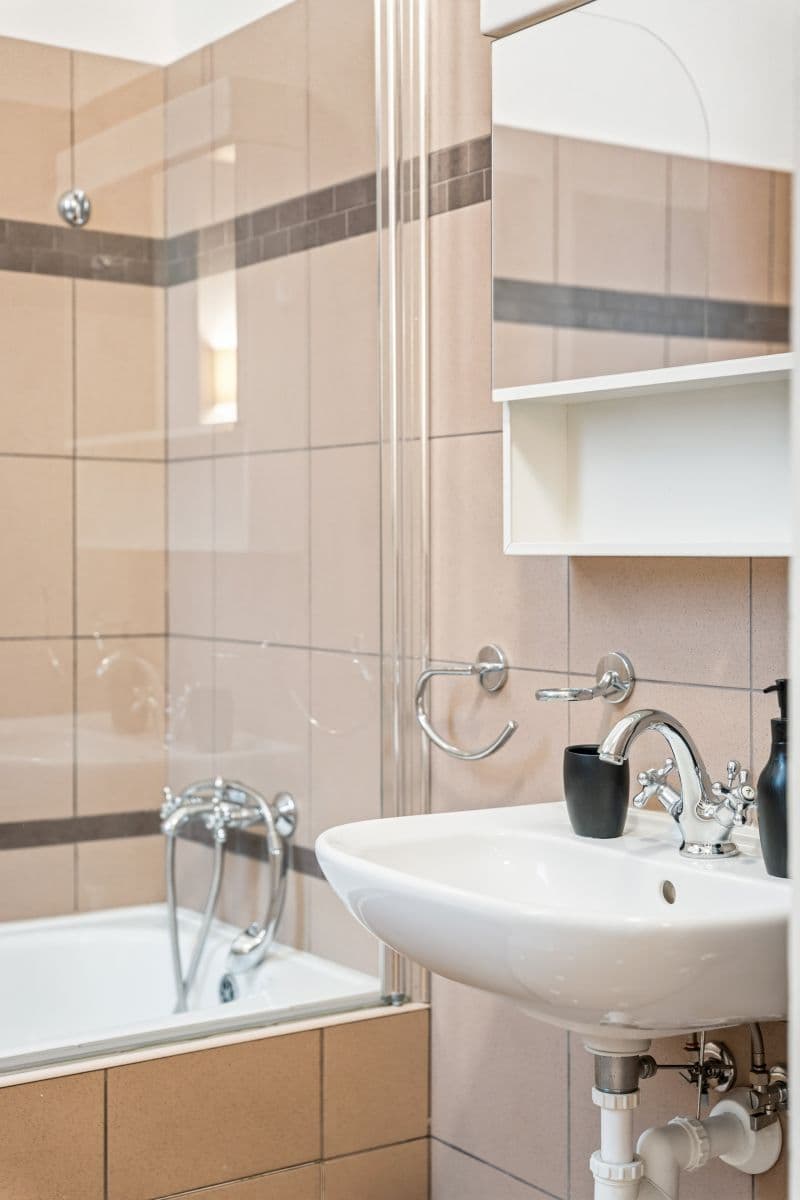 Prenájom bytu 84 m², Milady Horákové, Praha, Praha Prenájom bytu 84 m², Milady Horákové, Praha, Praha