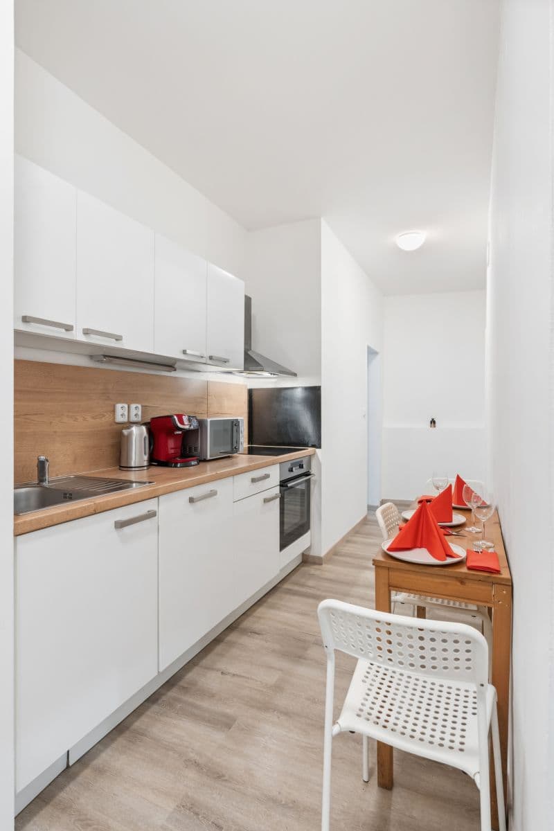 Prenájom bytu 60 m², Košická, Praha, Praha Prenájom bytu 60 m², Košická, Praha, Praha