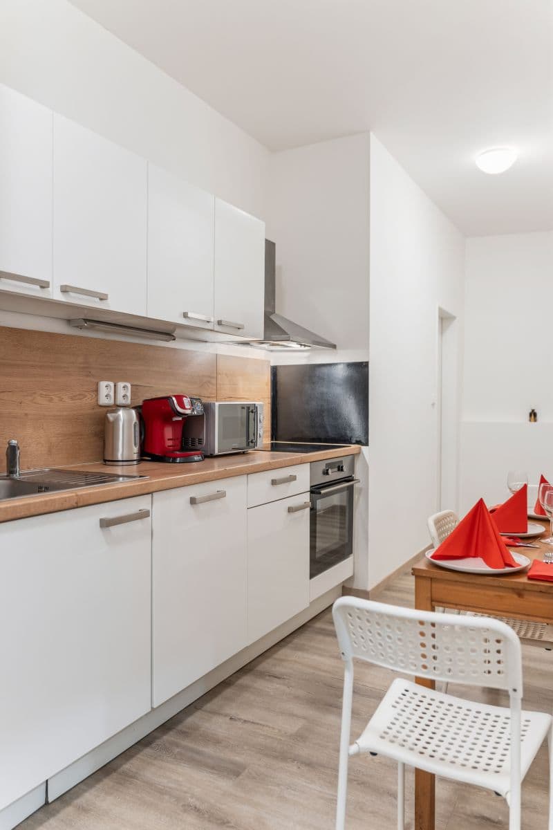 Prenájom bytu 60 m², Košická, Praha, Praha Prenájom bytu 60 m², Košická, Praha, Praha
