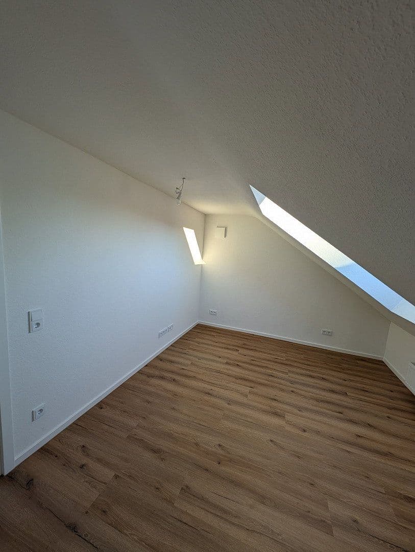 Prenájom bytu 4-izbový 69 m², Karpfenweg 16, Karlsruhe, Bádensko-Wurttembersko Prenájom bytu 4-izbový 69 m², Karpfenweg 16, Karlsruhe, Bádensko-Wurttembersko