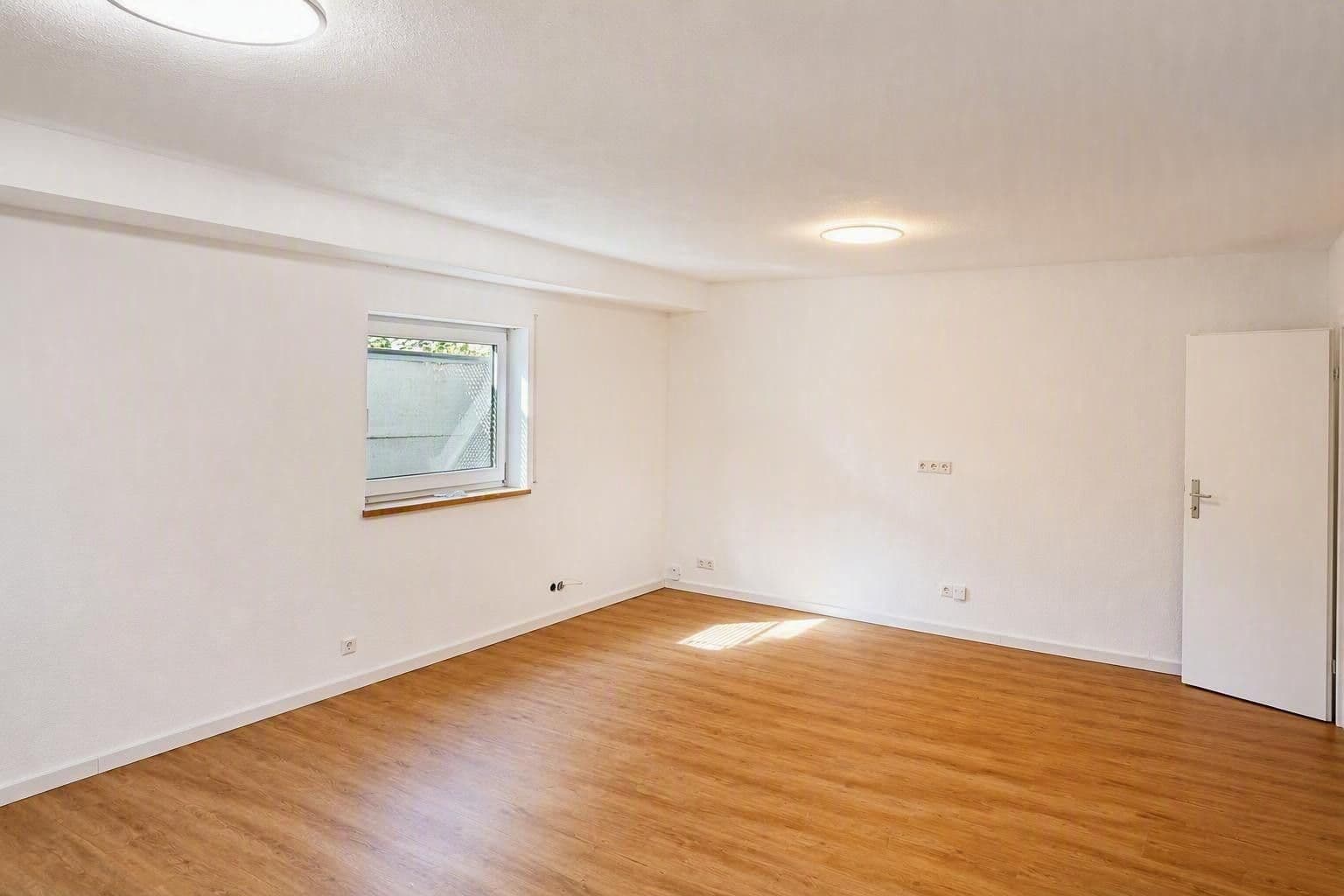Prenájom bytu 2-izbový 71 m², Friedrichsberg 46, Stuttgart, Bádensko-Wurttembersko Prenájom bytu 2-izbový 71 m², Friedrichsberg 46, Stuttgart, Bádensko-Wurttembersko