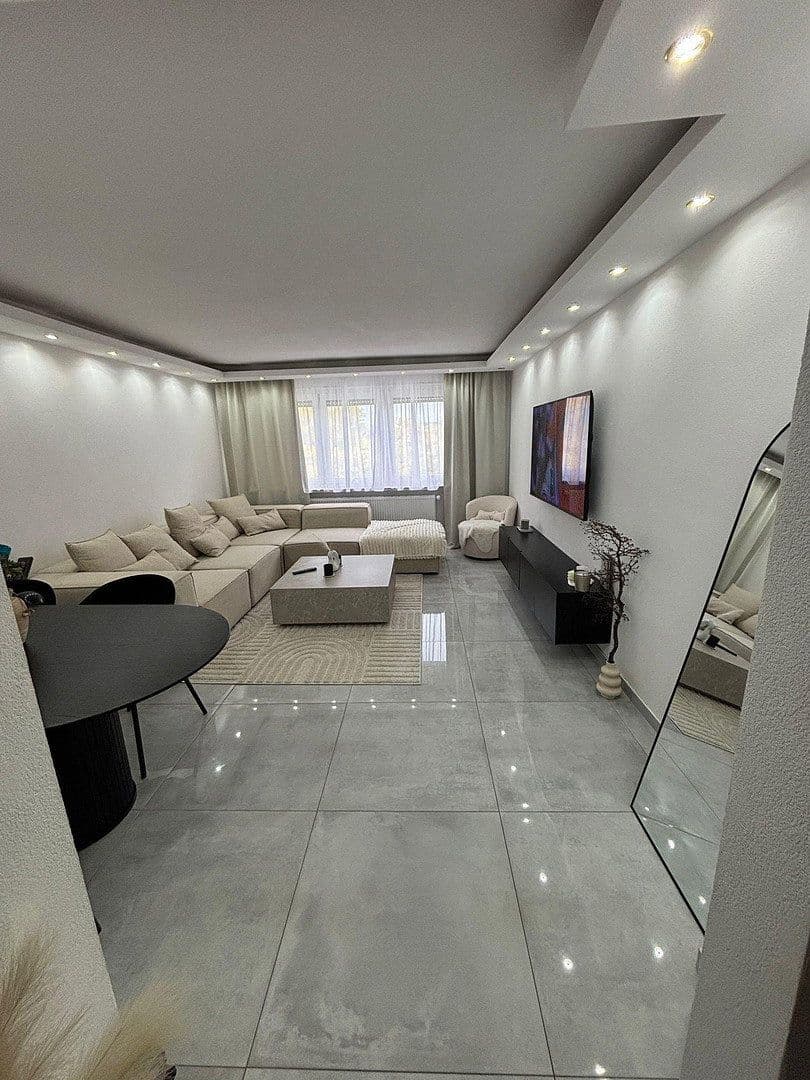 Prenájom bytu 4-izbový 80 m², Obereisesheimerstr 27, Heilbronn, Bádensko-Wurttembersko Prenájom bytu 4-izbový 80 m², Obereisesheimerstr 27, Heilbronn, Bádensko-Wurttembersko