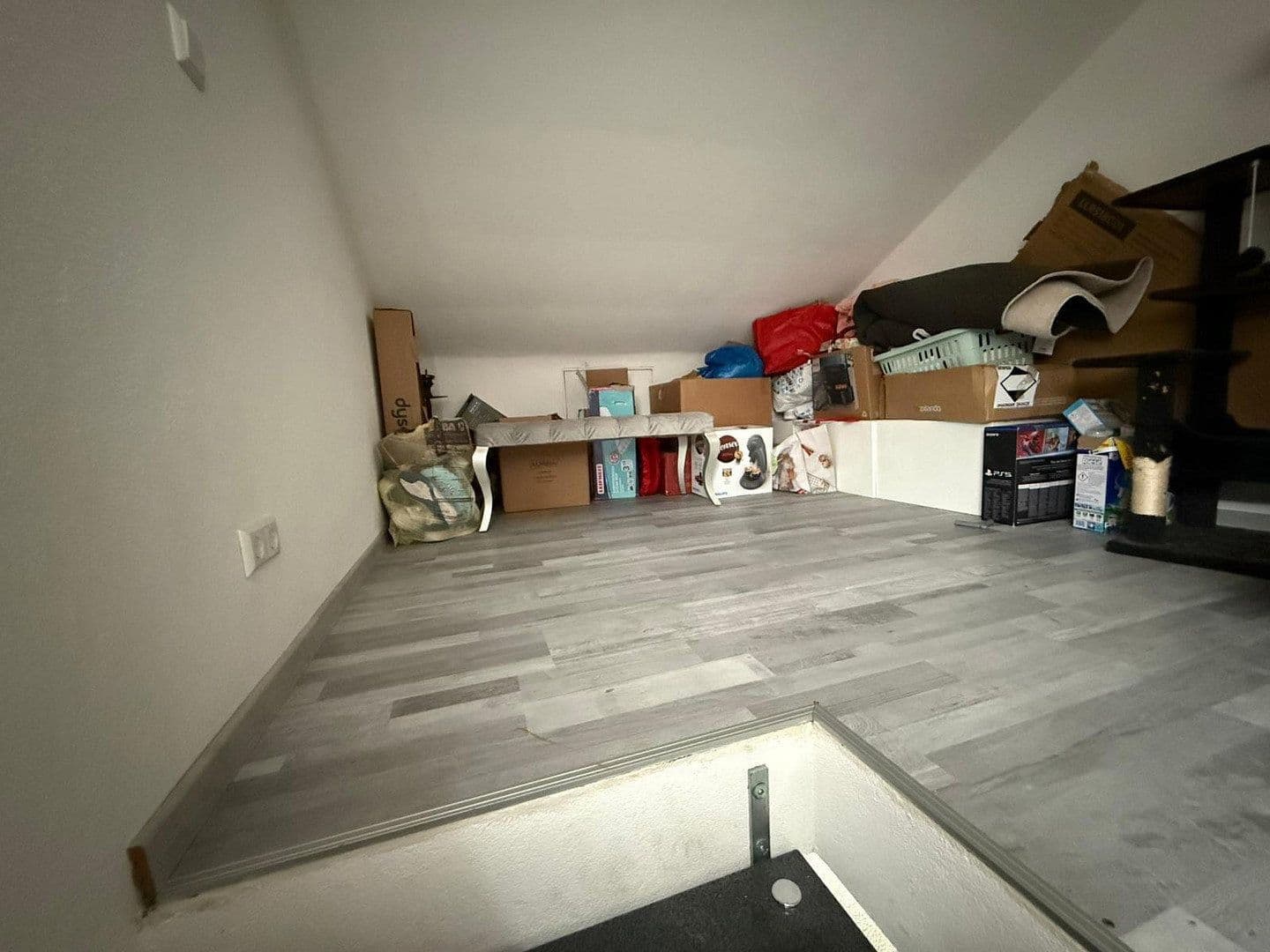 Prenájom bytu 4-izbový 80 m², Obereisesheimerstr 27, Heilbronn, Bádensko-Wurttembersko Prenájom bytu 4-izbový 80 m², Obereisesheimerstr 27, Heilbronn, Bádensko-Wurttembersko