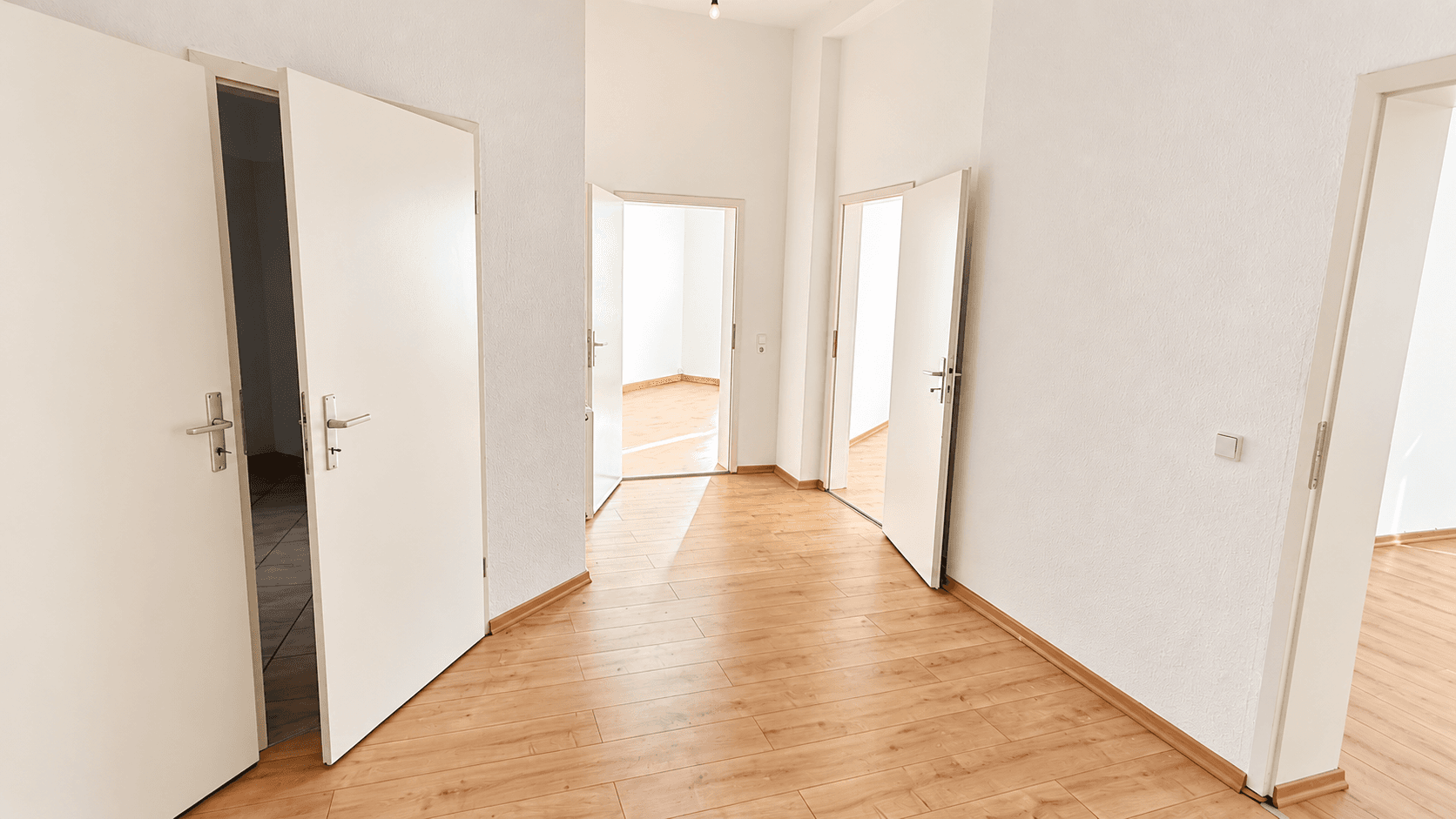 Prenájom bytu 3-izbový 83 m², Leipzig, Sasko Prenájom bytu 3-izbový 83 m², Leipzig, Sasko