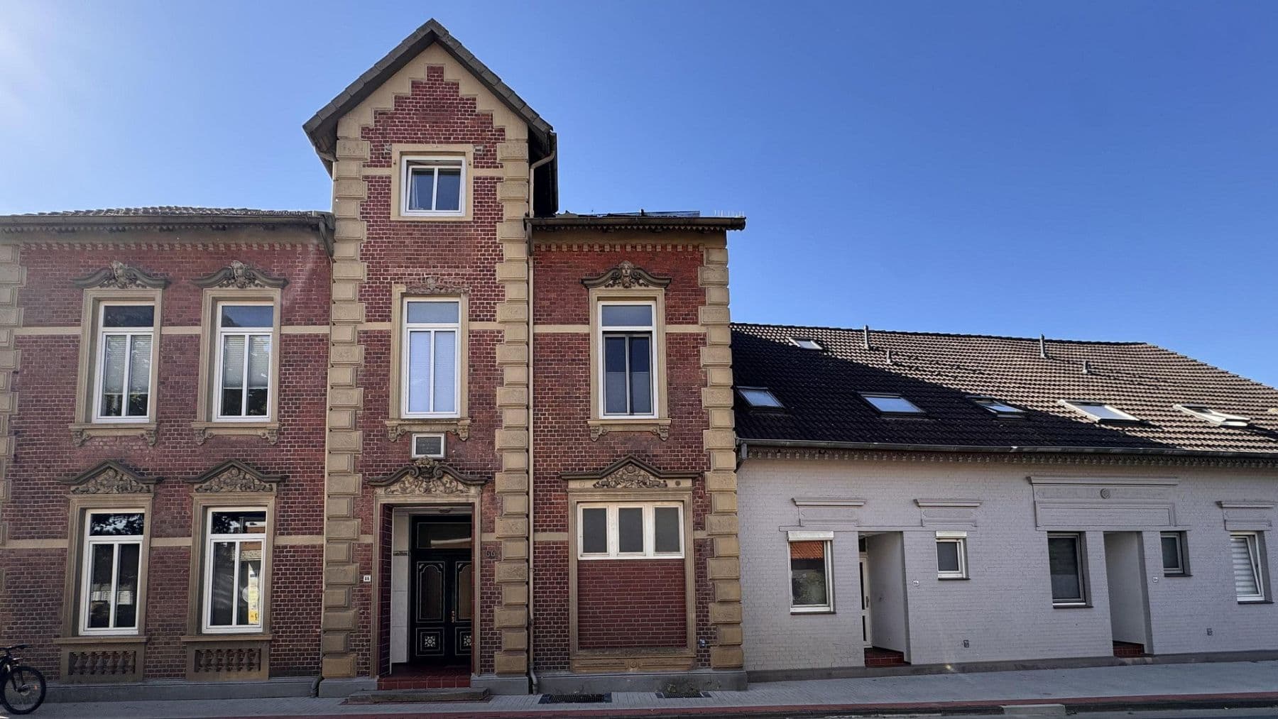 Predaj domu 586 m², pozemok 1.326 m², Riede, Dolné Sasko Predaj domu 586 m², pozemok 1.326 m², Riede, Dolné Sasko